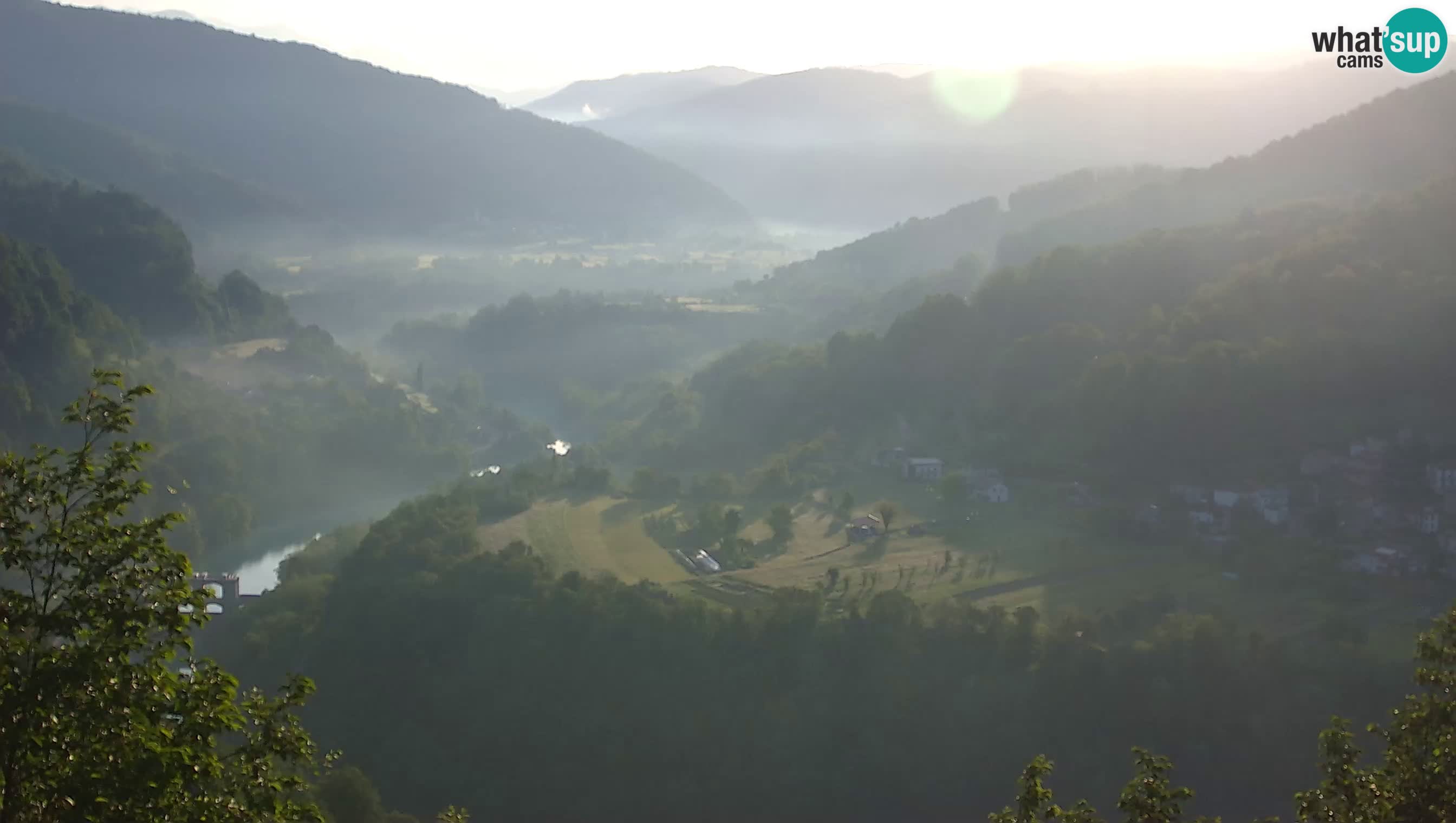 Web kamera Kanal ob Soči – Pogled na rijeku Soču, Ajbu, Bodrež i Ročinj