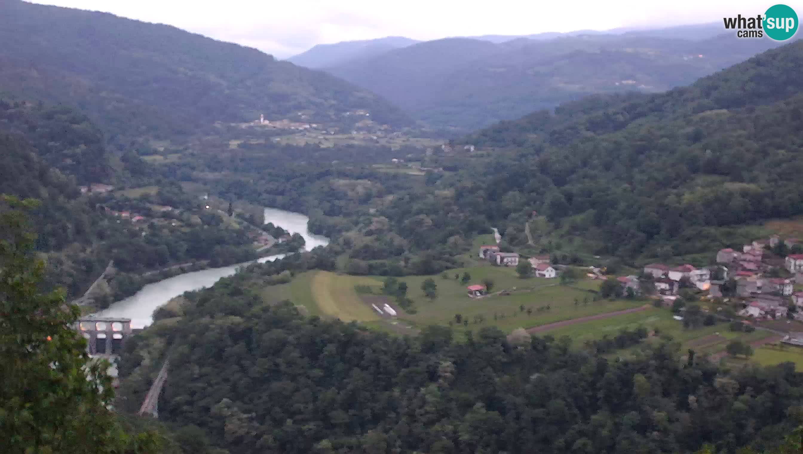 Spletna kamera Kanal ob Soči – pogled na Sočo, Ajbo, Bodrež in Ročinj