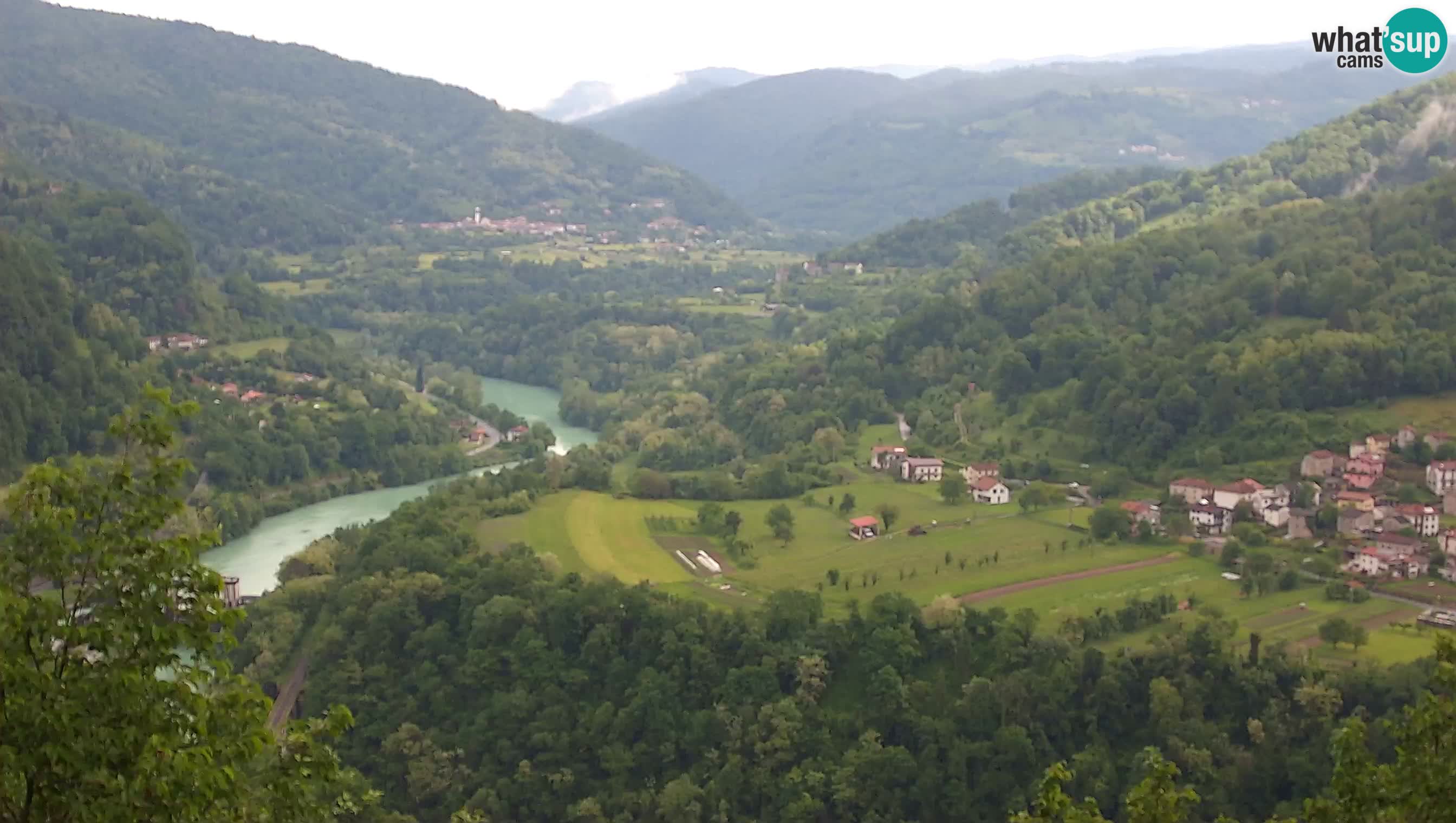 Web kamera Kanal ob Soči – Pogled na rijeku Soču, Ajbu, Bodrež i Ročinj