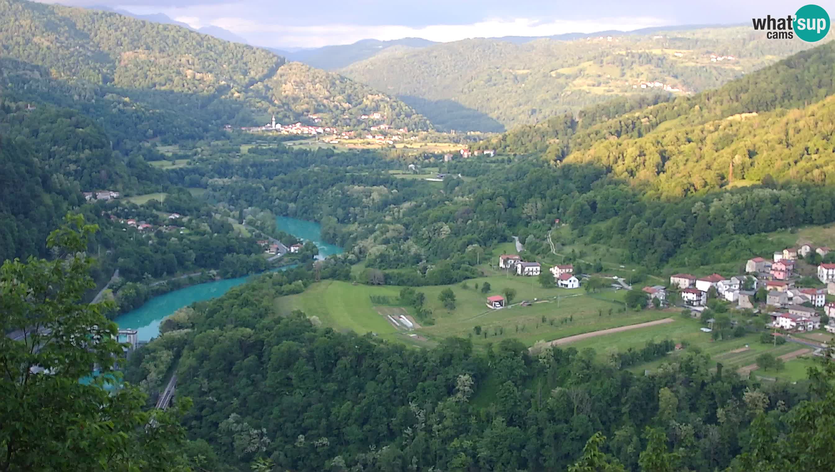 Web kamera Kanal ob Soči – Pogled na rijeku Soču, Ajbu, Bodrež i Ročinj