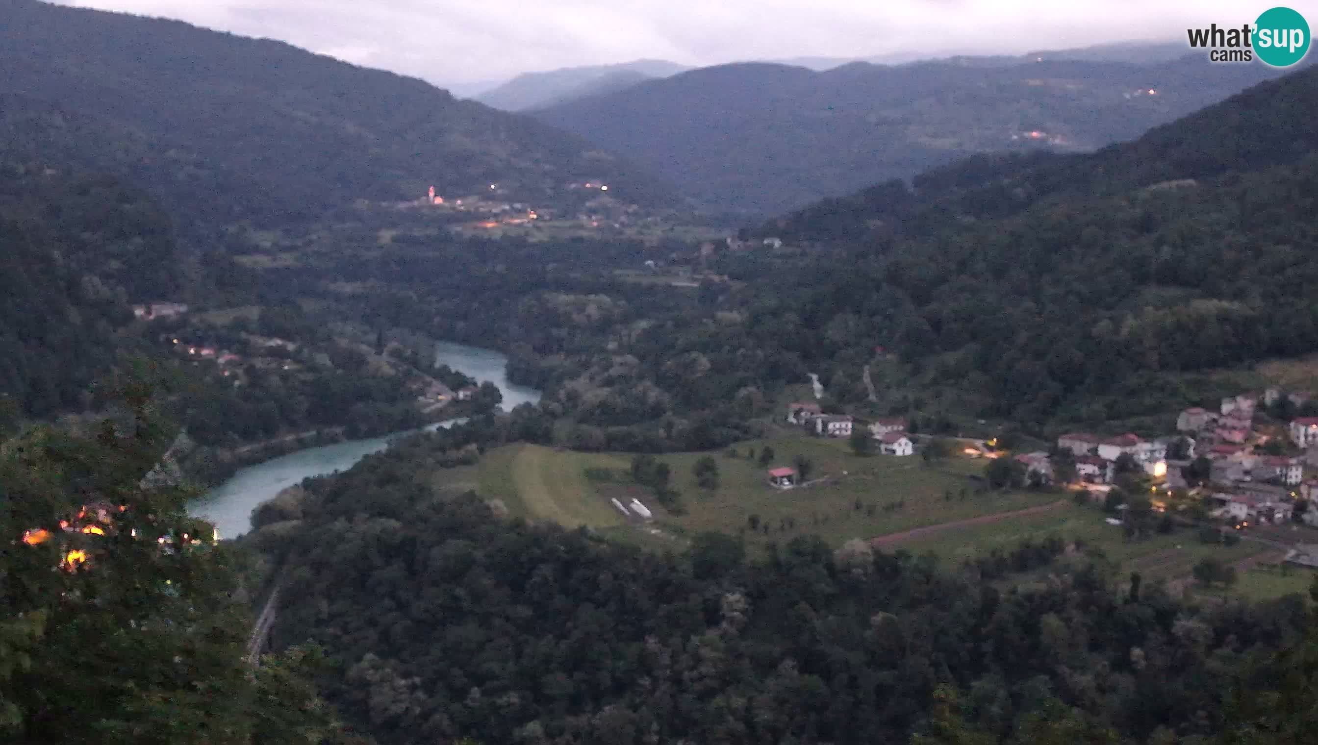 Spletna kamera Kanal ob Soči – pogled na Sočo, Ajbo, Bodrež in Ročinj