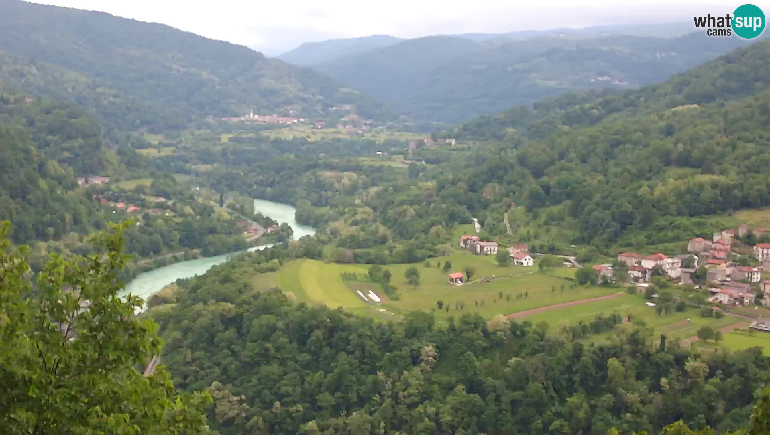 Web kamera Kanal ob Soči – Pogled na rijeku Soču, Ajbu, Bodrež i Ročinj