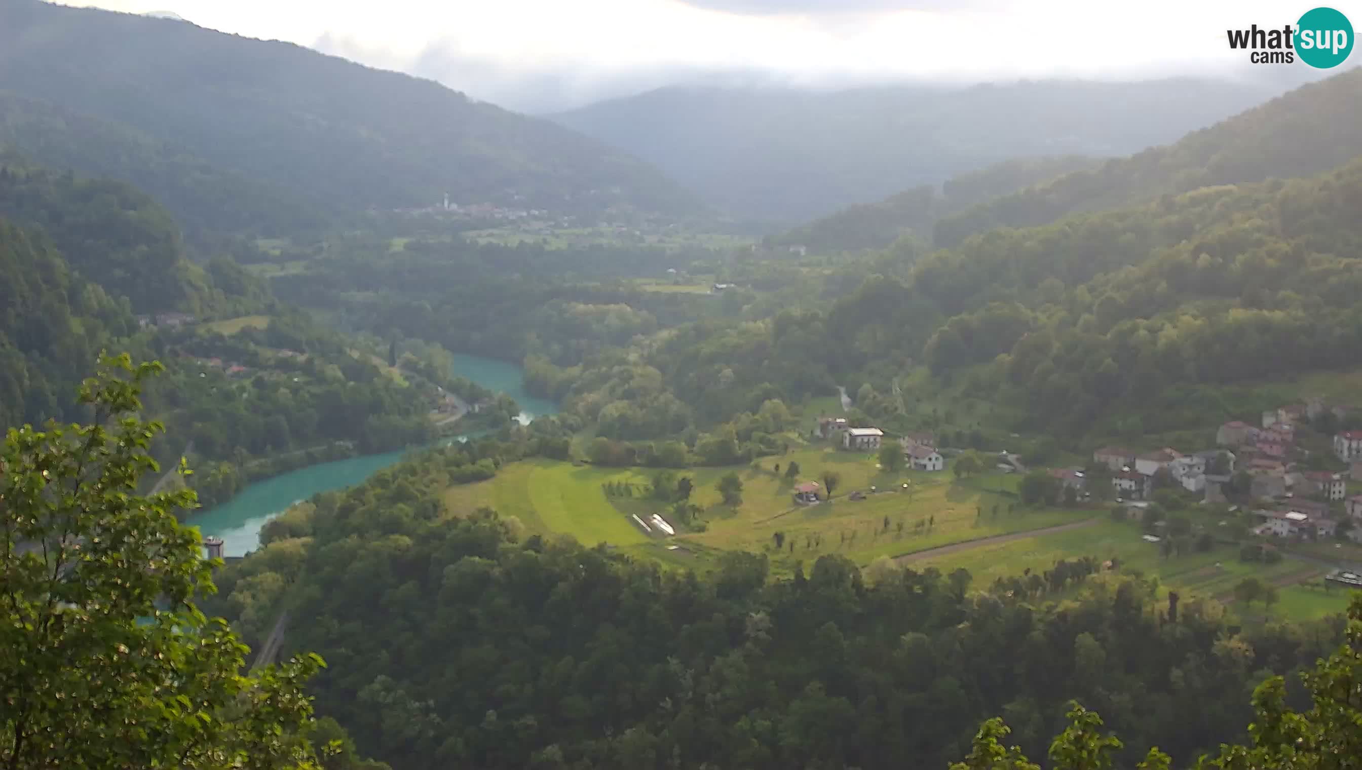 Web kamera Kanal ob Soči – Pogled na rijeku Soču, Ajbu, Bodrež i Ročinj