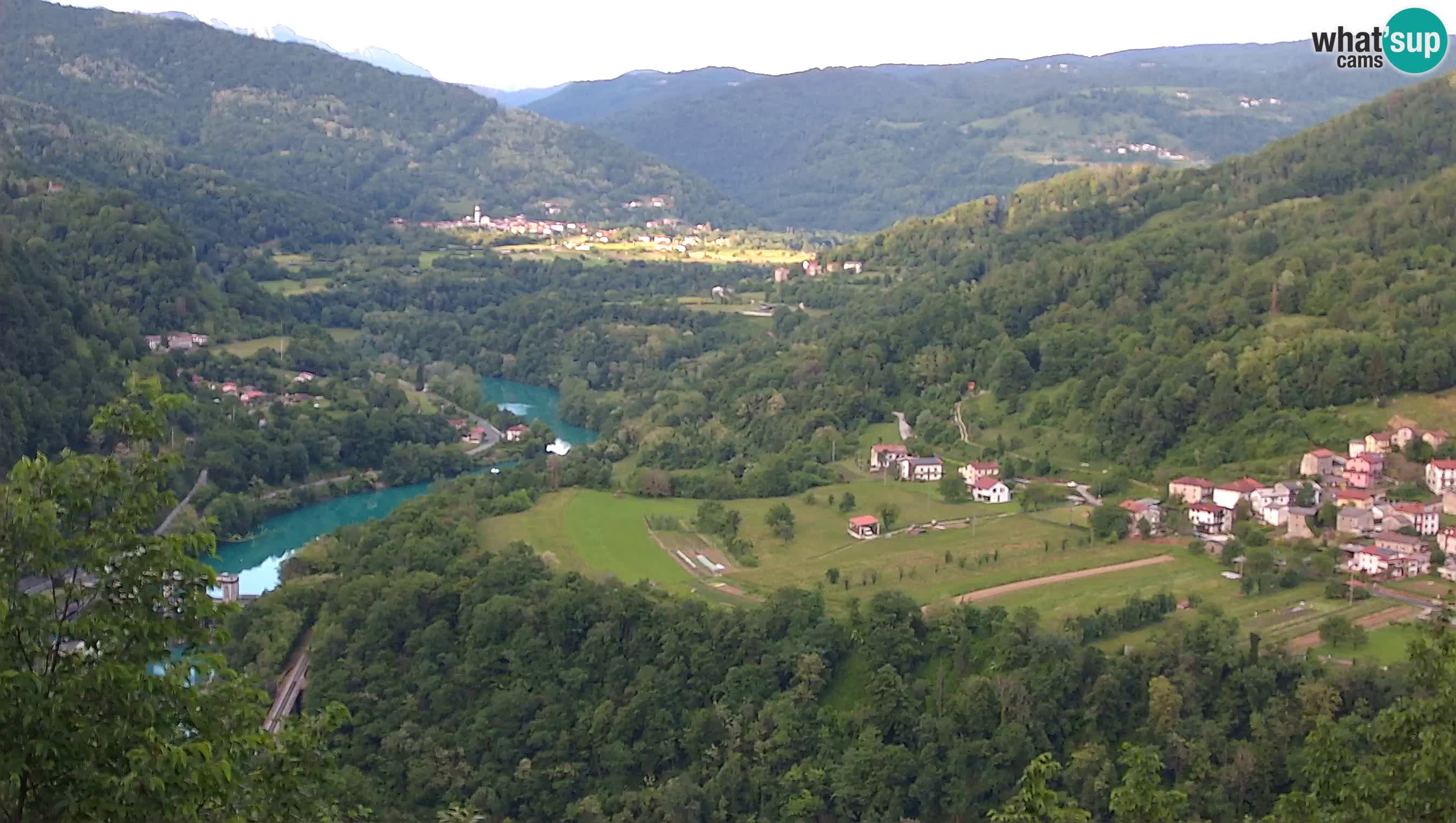 Spletna kamera Kanal ob Soči – pogled na Sočo, Ajbo, Bodrež in Ročinj