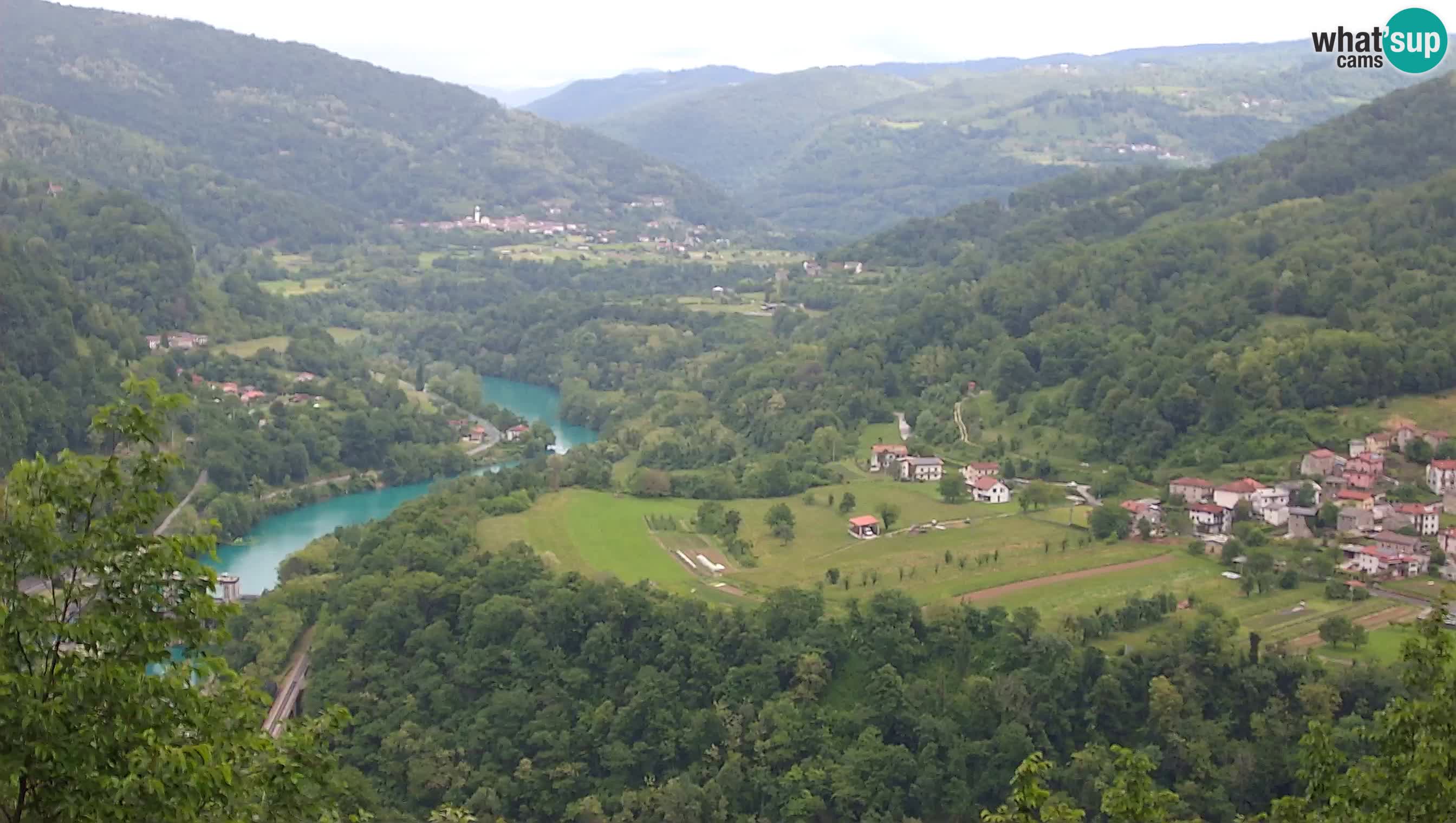 Web kamera Kanal ob Soči – Pogled na rijeku Soču, Ajbu, Bodrež i Ročinj