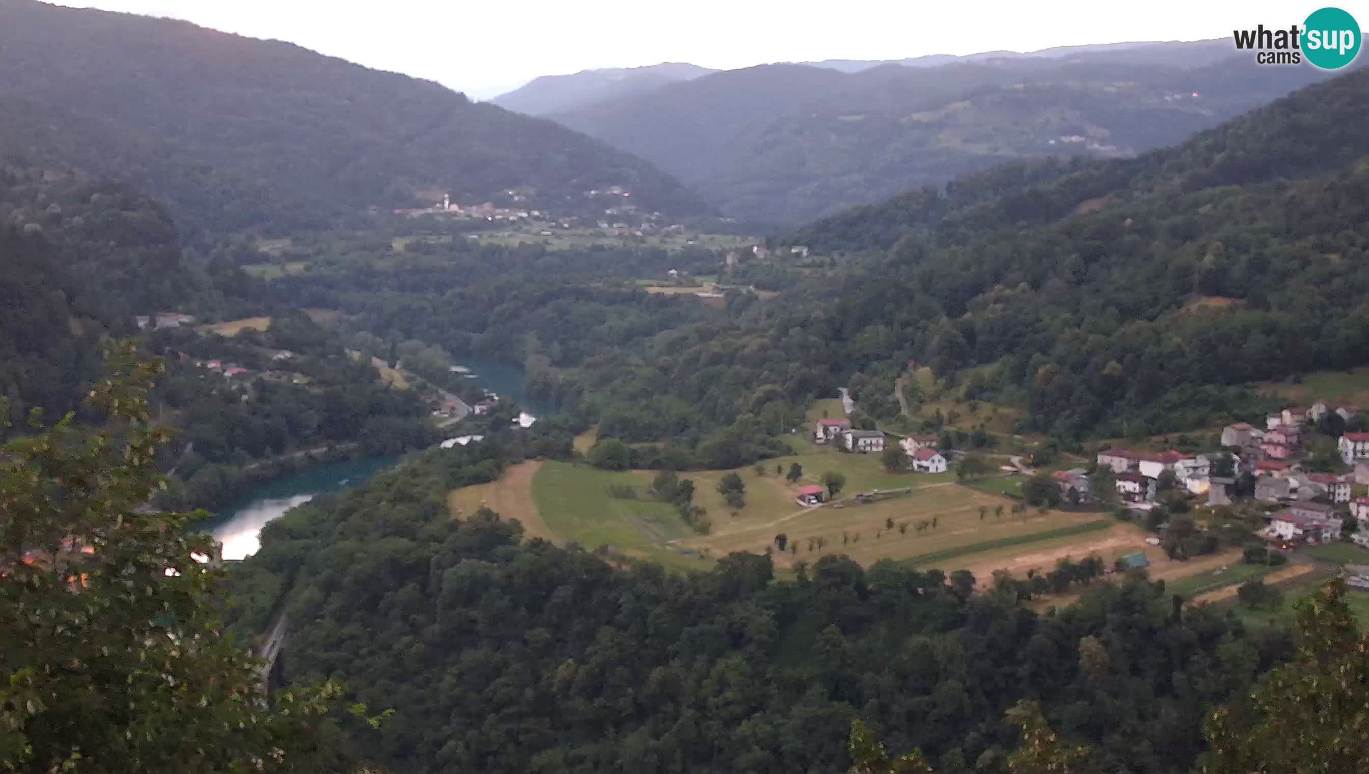 Web kamera Kanal ob Soči – Pogled na rijeku Soču, Ajbu, Bodrež i Ročinj