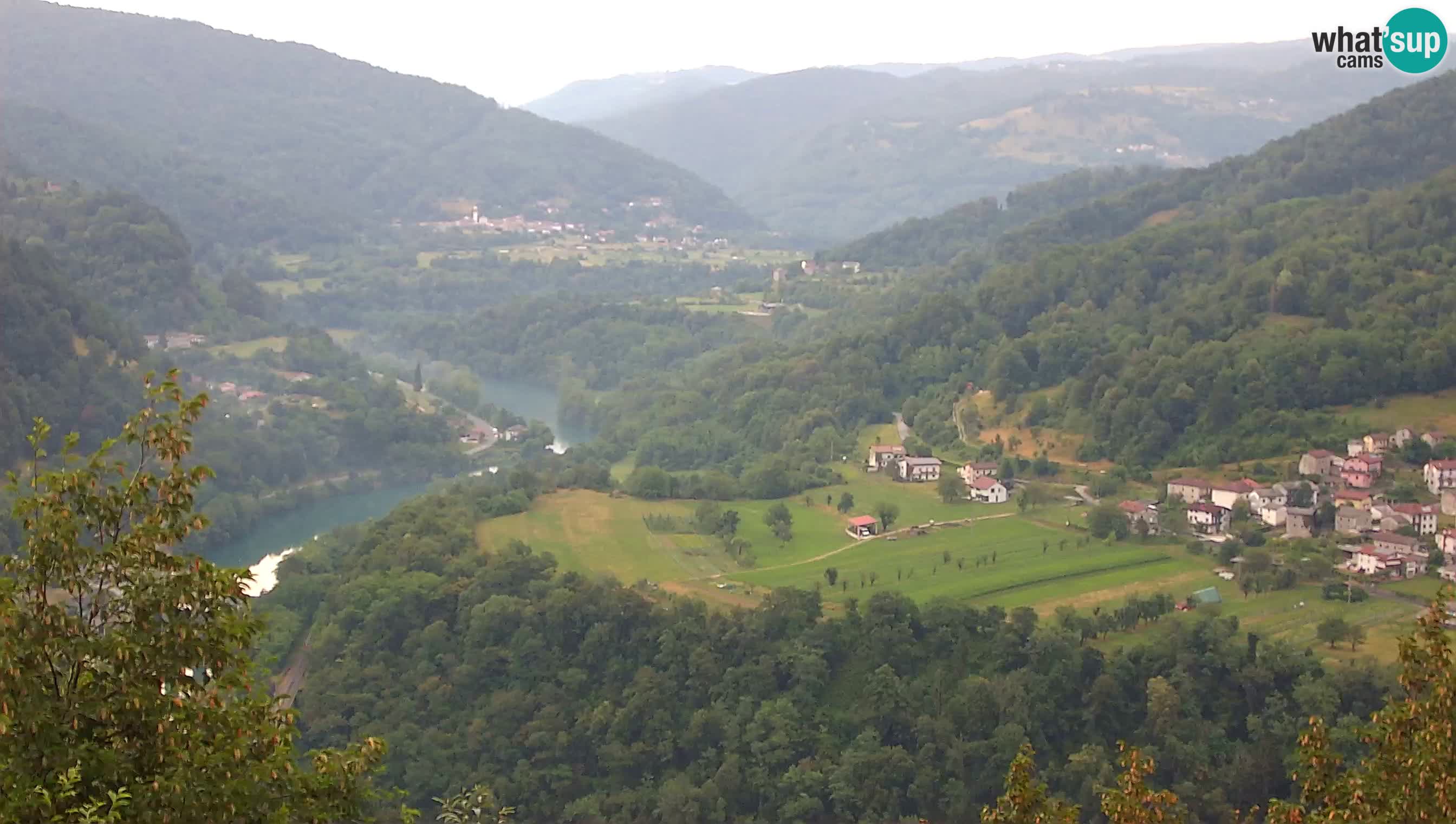 Web kamera Kanal ob Soči – Pogled na rijeku Soču, Ajbu, Bodrež i Ročinj