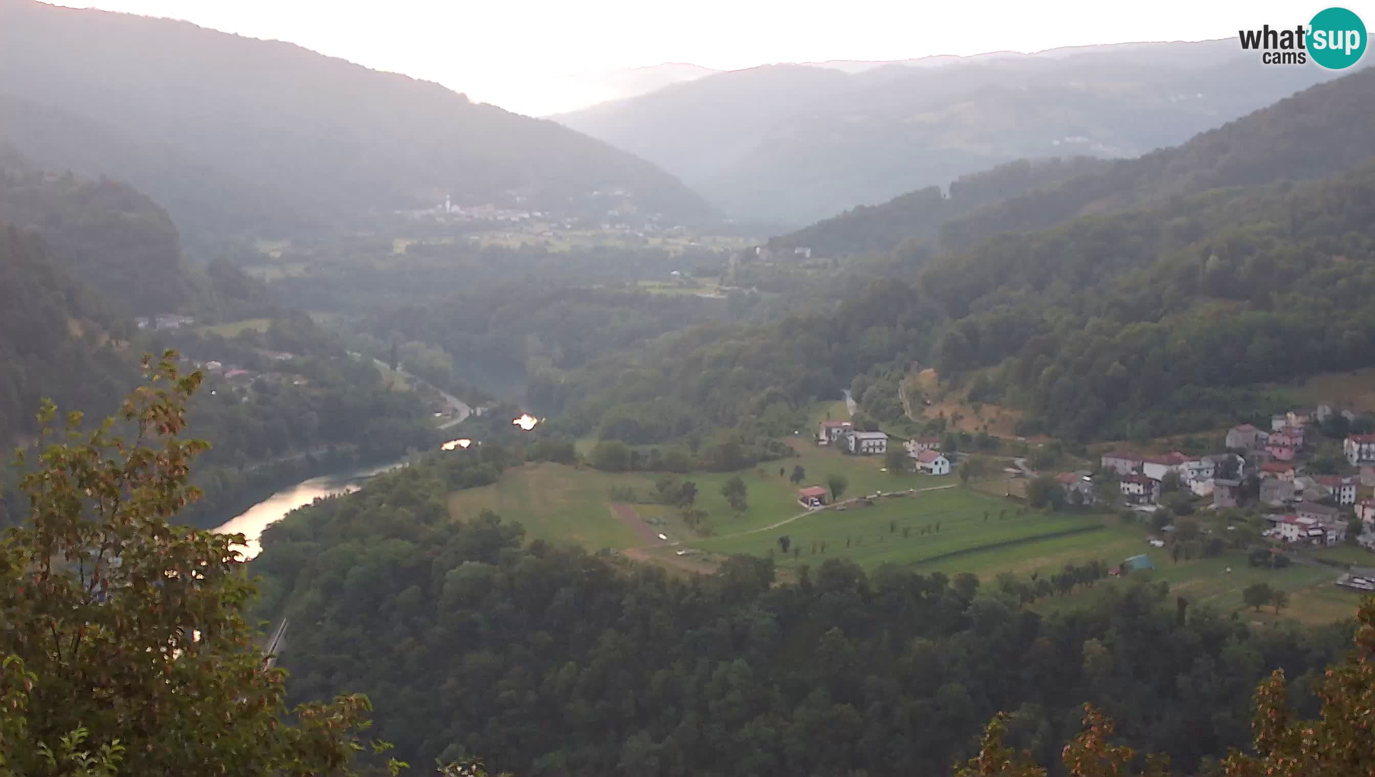 Camera en vivo Kanal ob Soči – Vue sur la rivière Soča, Ajba, Bodrež y Ročinj