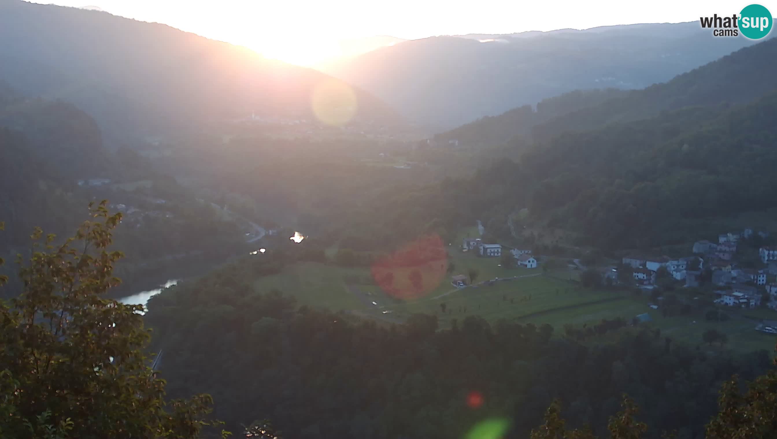 Web kamera Kanal ob Soči – Pogled na rijeku Soču, Ajbu, Bodrež i Ročinj
