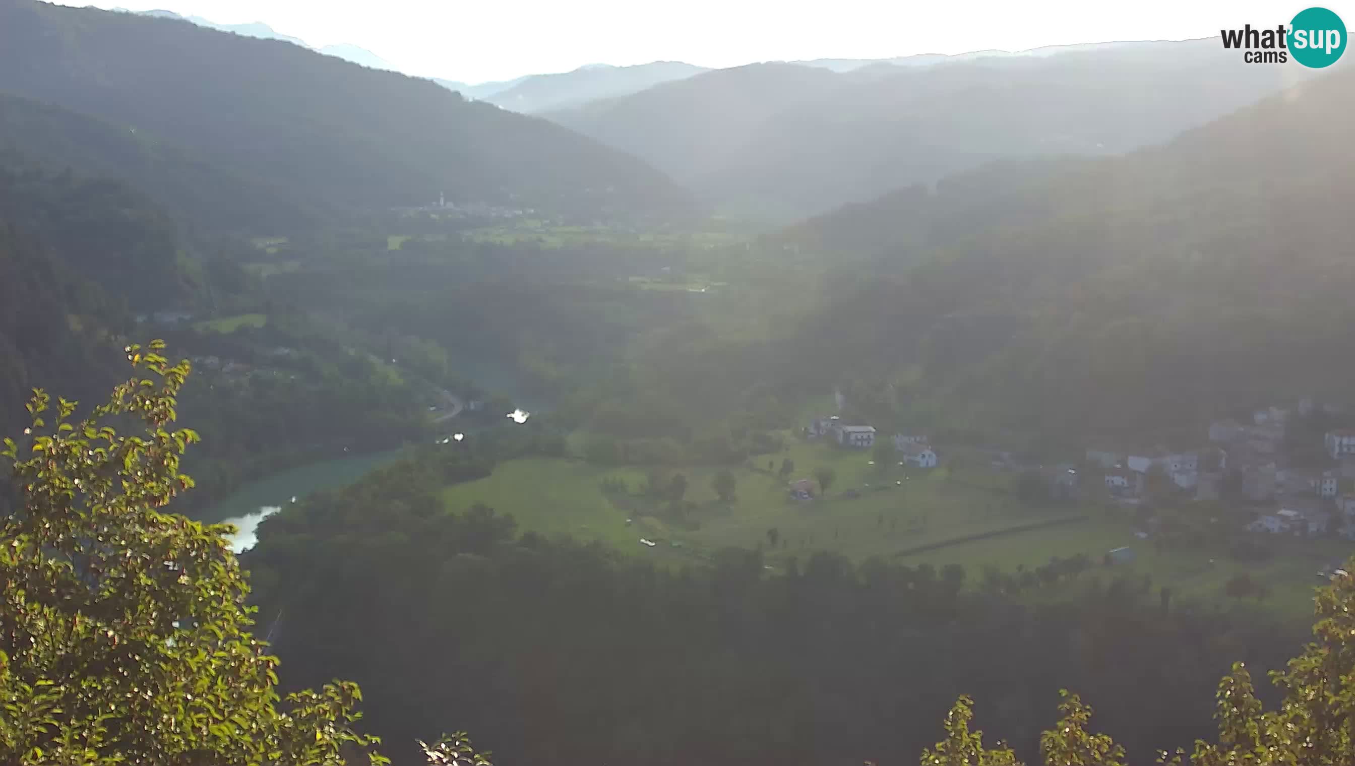 Spletna kamera Kanal ob Soči – pogled na Sočo, Ajbo, Bodrež in Ročinj