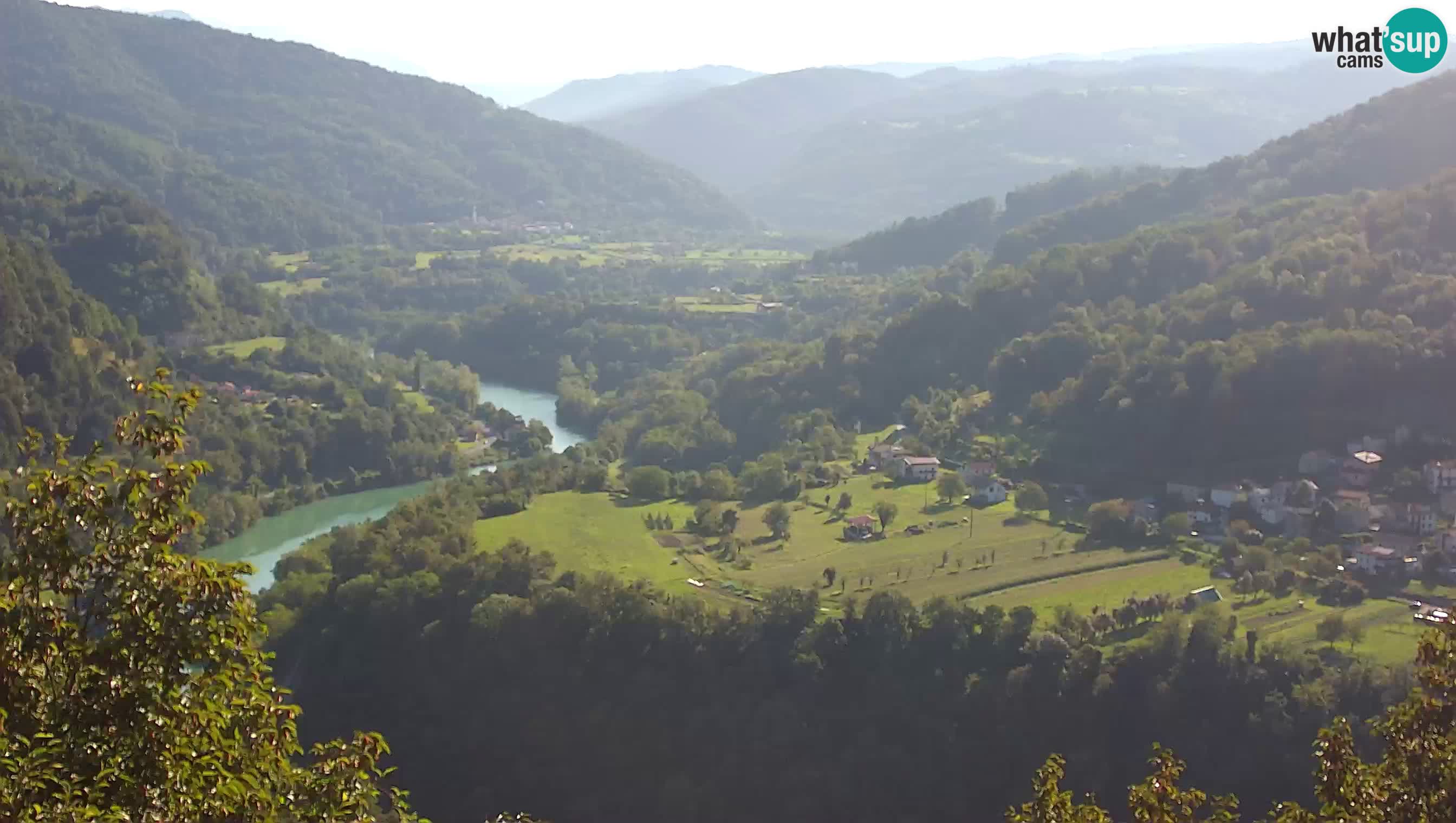 Spletna kamera Kanal ob Soči – pogled na Sočo, Ajbo, Bodrež in Ročinj