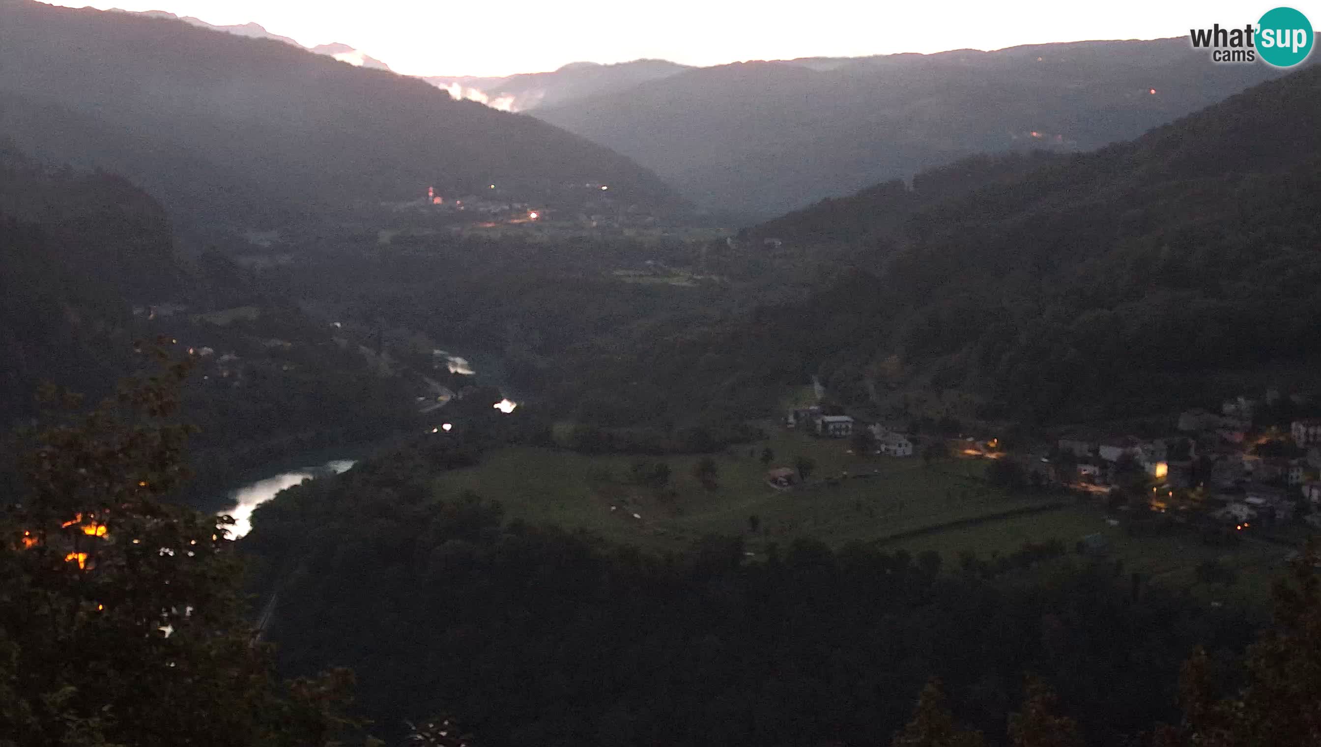 Web kamera Kanal ob Soči – Pogled na rijeku Soču, Ajbu, Bodrež i Ročinj