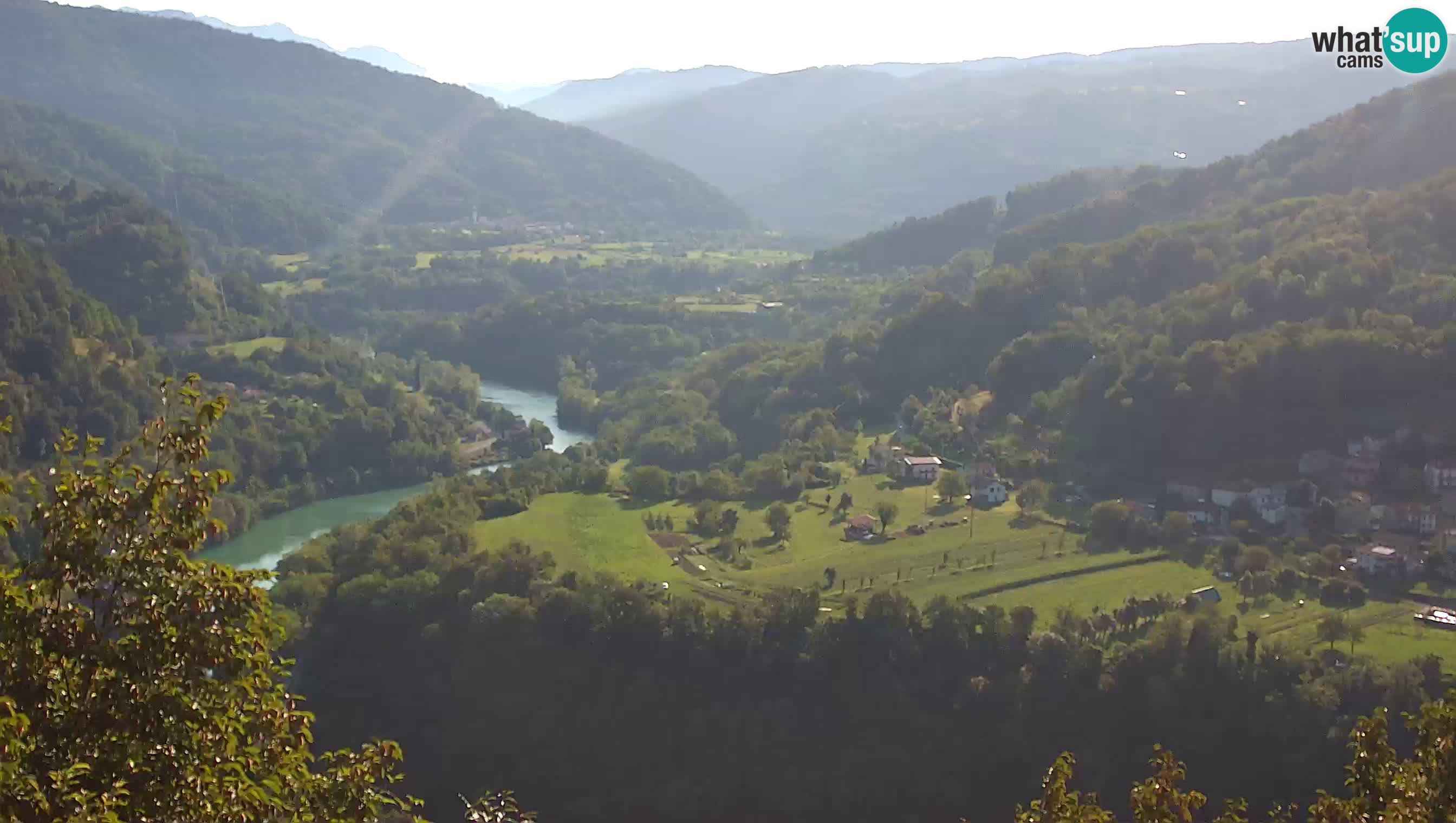 Camera en vivo Kanal ob Soči – Vue sur la rivière Soča, Ajba, Bodrež y Ročinj