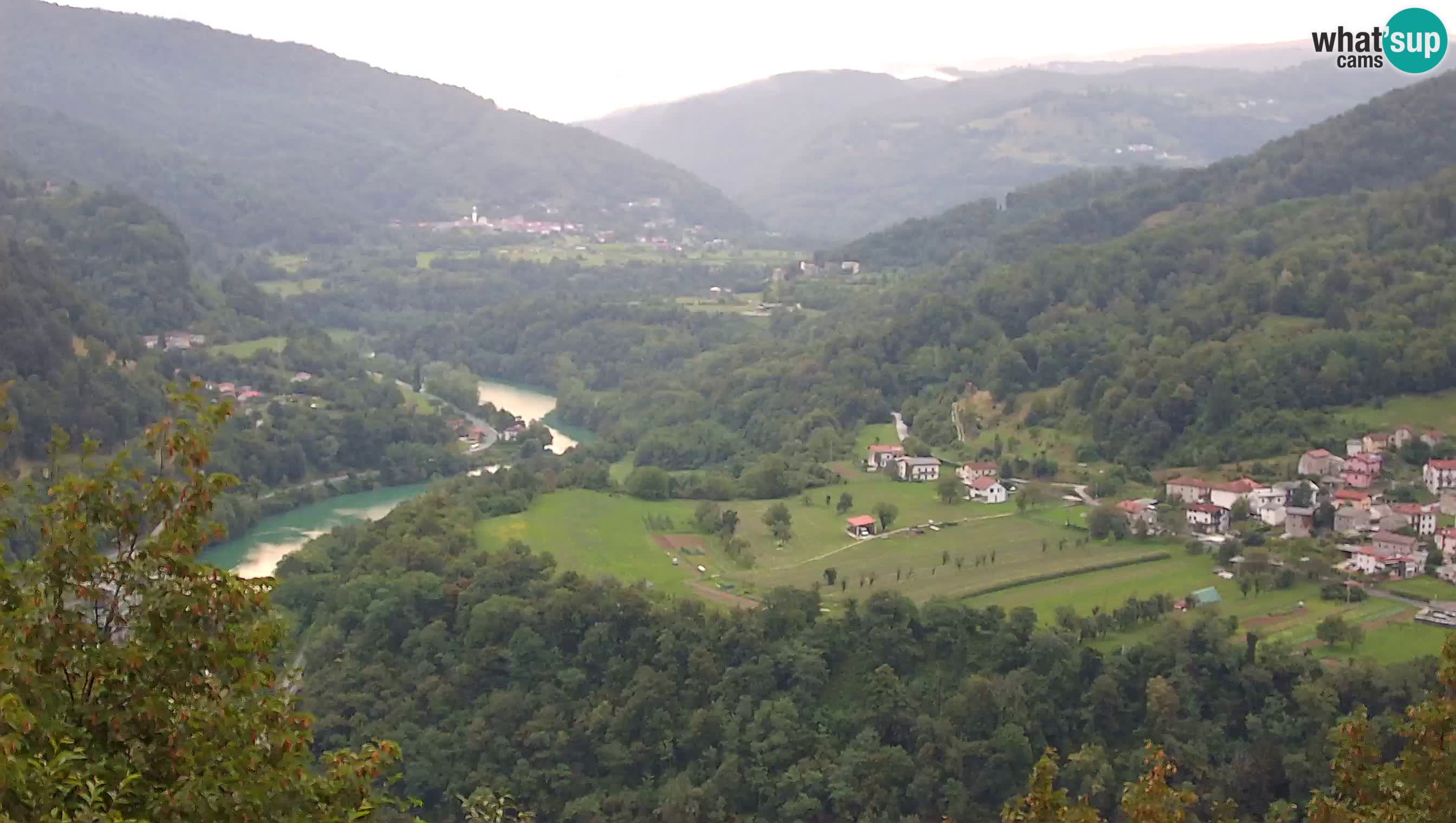 Spletna kamera Kanal ob Soči – pogled na Sočo, Ajbo, Bodrež in Ročinj