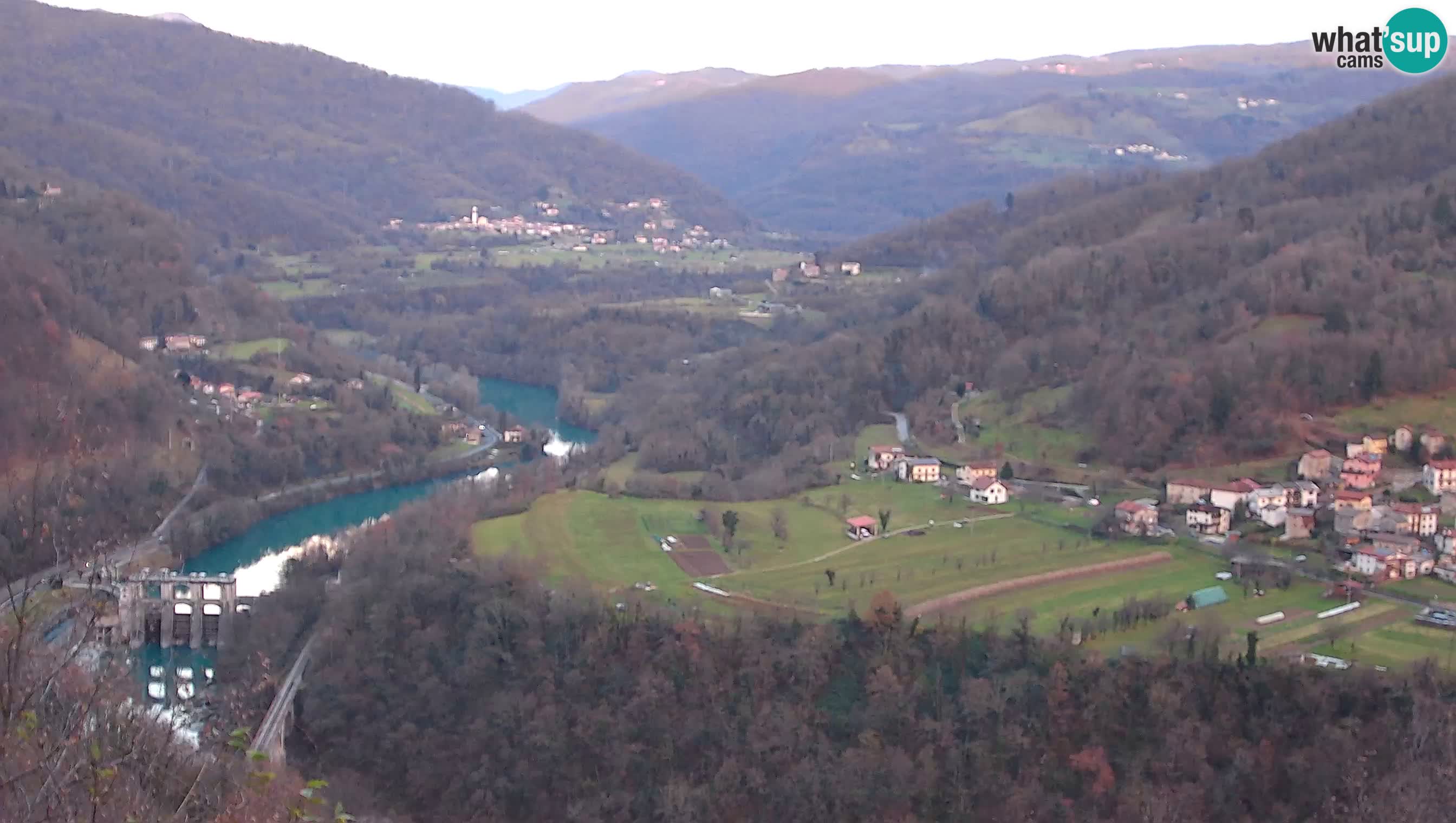 Web kamera Kanal ob Soči – Pogled na rijeku Soču, Ajbu, Bodrež i Ročinj