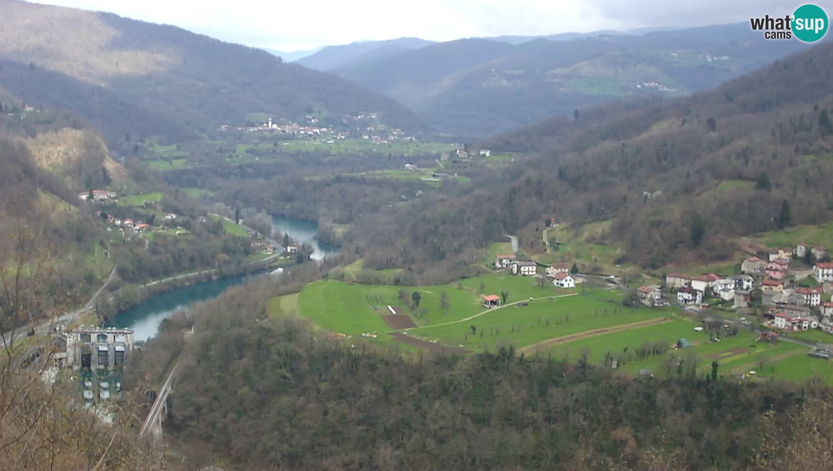 Web kamera Kanal ob Soči – Pogled na rijeku Soču, Ajbu, Bodrež i Ročinj