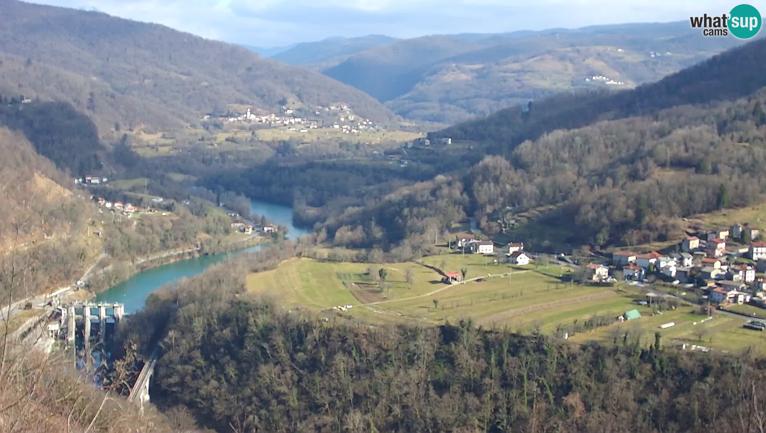 Web kamera Kanal ob Soči – Pogled na rijeku Soču, Ajbu, Bodrež i Ročinj