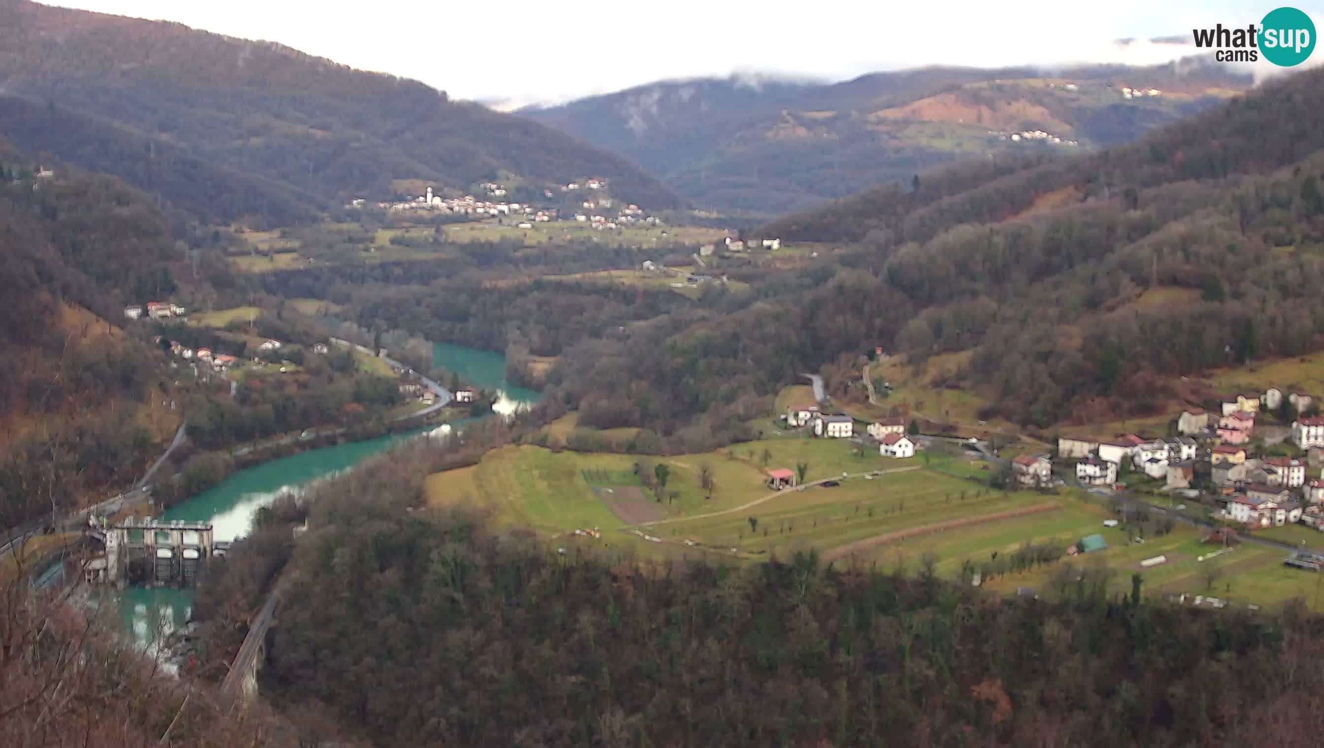 Spletna kamera Kanal ob Soči – pogled na Sočo, Ajbo, Bodrež in Ročinj