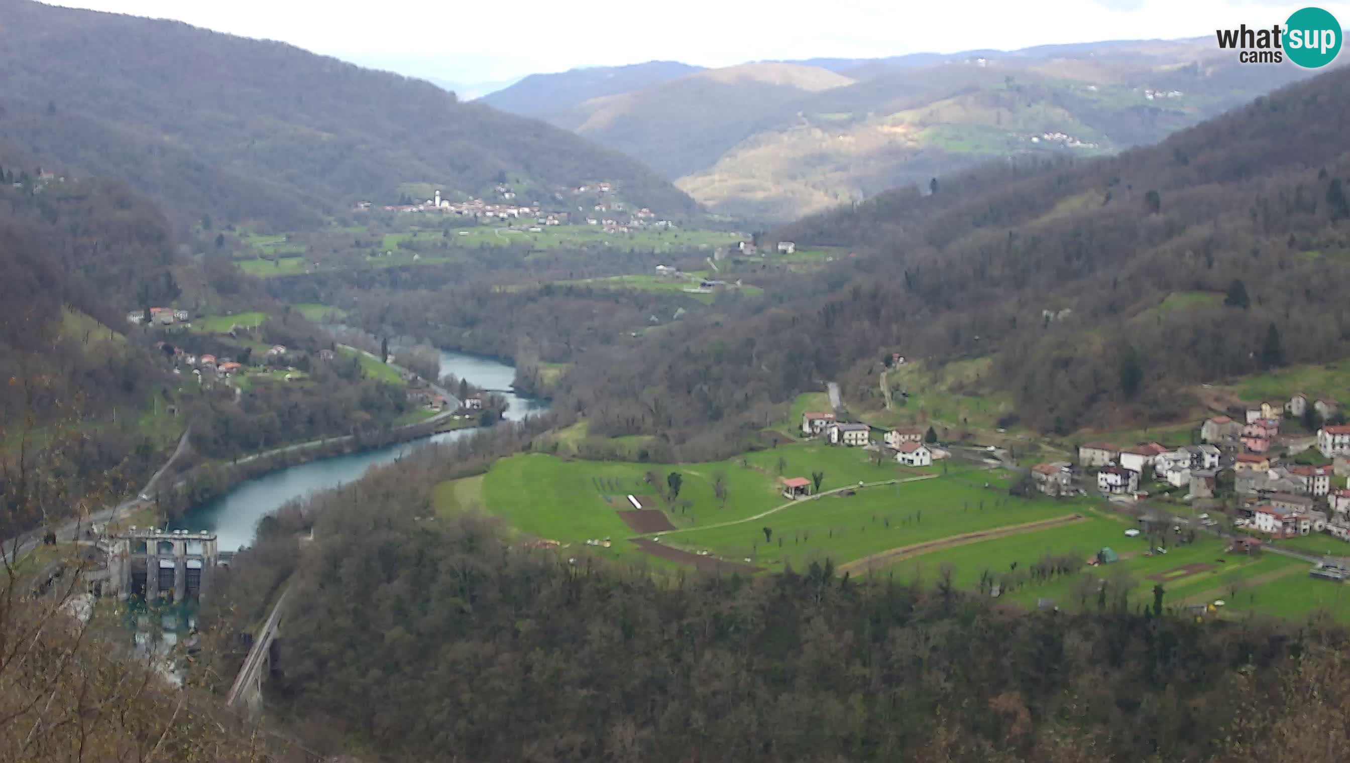 Spletna kamera Kanal ob Soči – pogled na Sočo, Ajbo, Bodrež in Ročinj