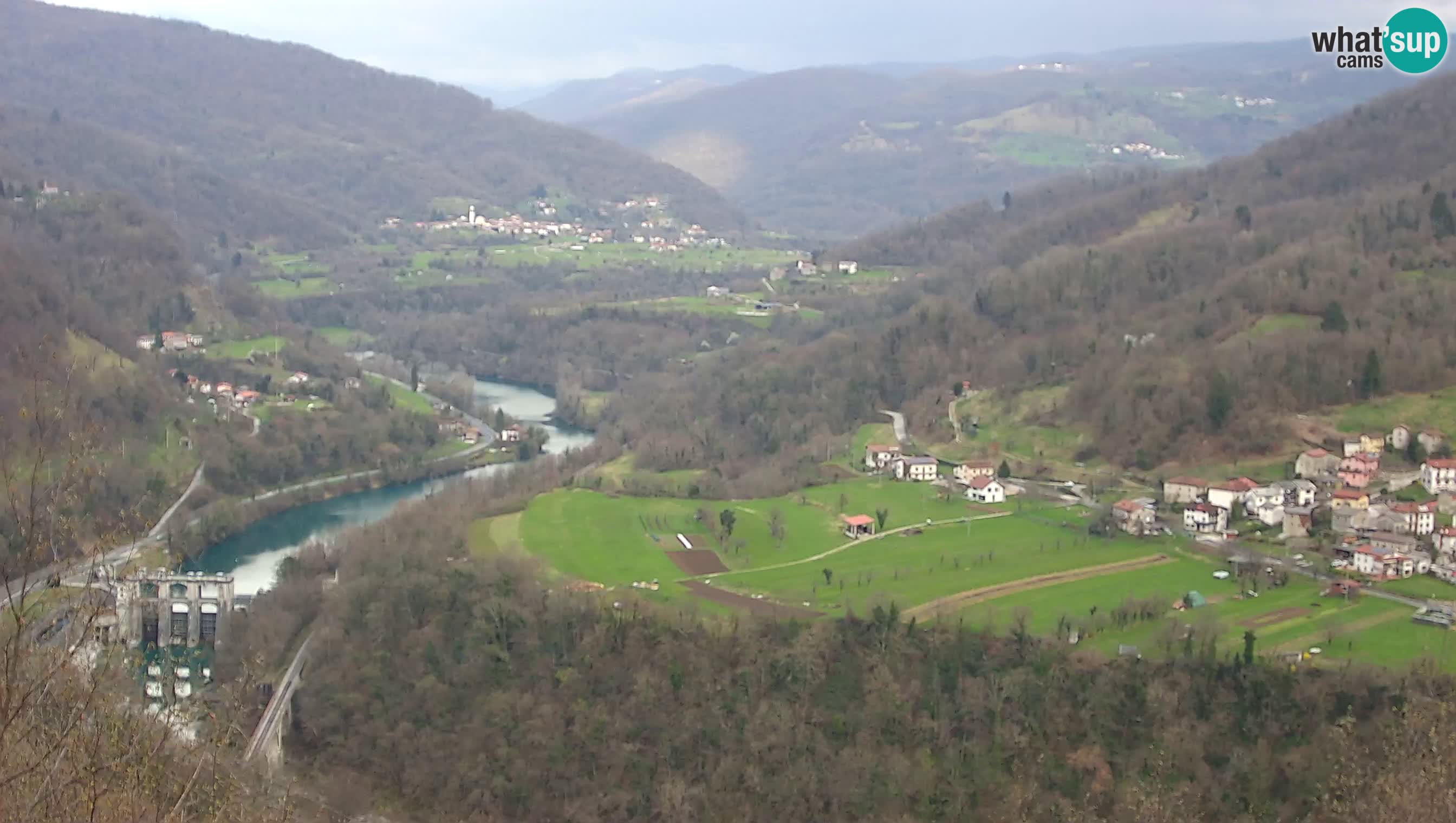 Web kamera Kanal ob Soči – Pogled na rijeku Soču, Ajbu, Bodrež i Ročinj