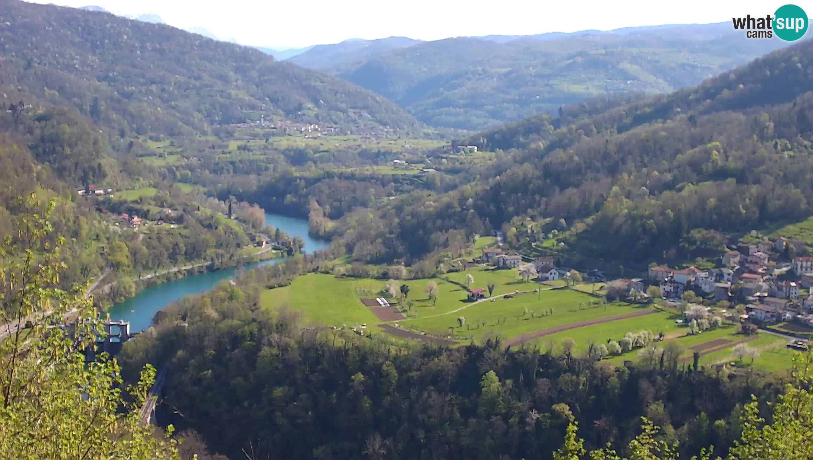 Spletna kamera Kanal ob Soči – pogled na Sočo, Ajbo, Bodrež in Ročinj