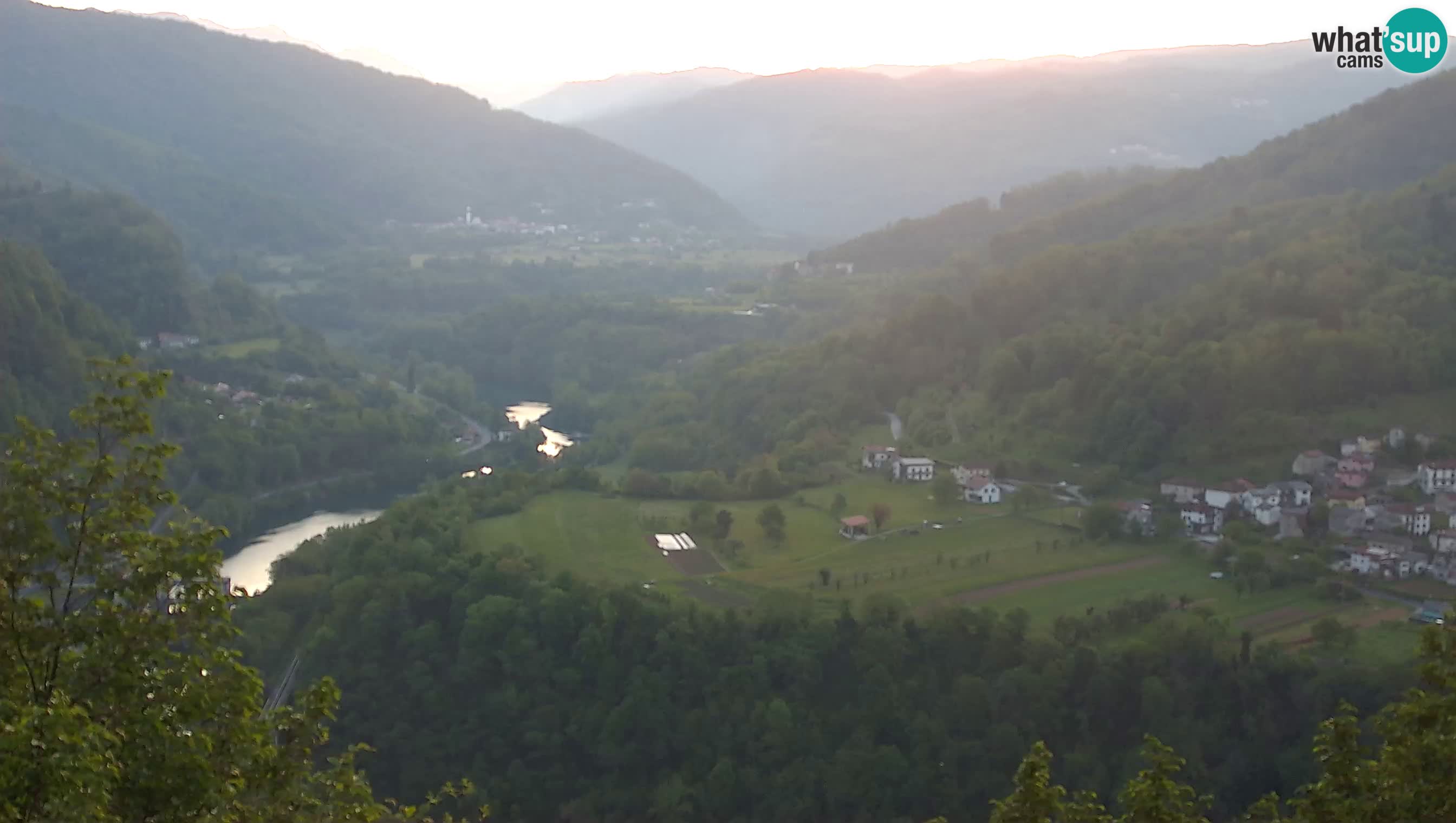 Camera en vivo Kanal ob Soči – Vue sur la rivière Soča, Ajba, Bodrež y Ročinj