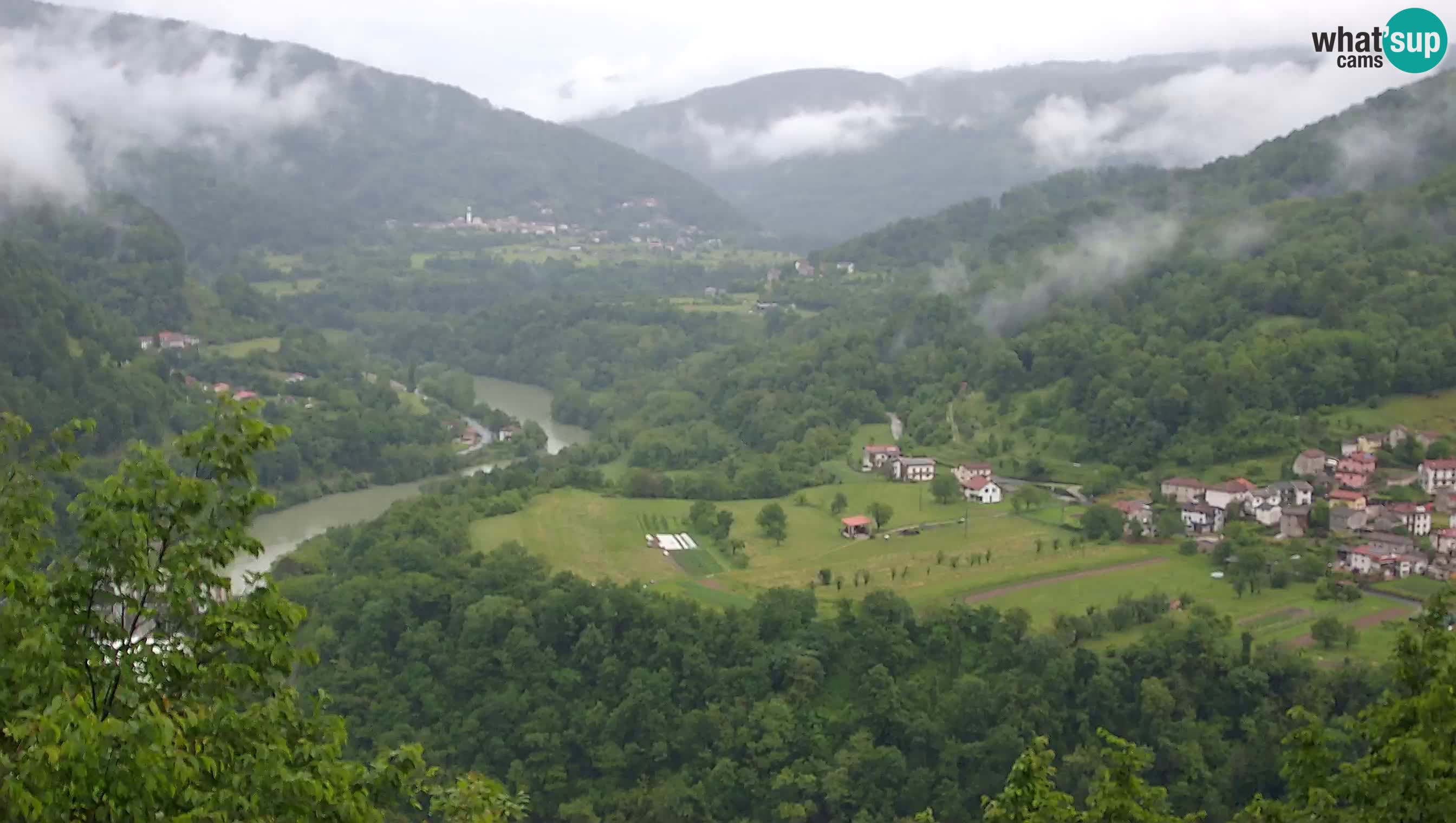 Web kamera Kanal ob Soči – Pogled na rijeku Soču, Ajbu, Bodrež i Ročinj