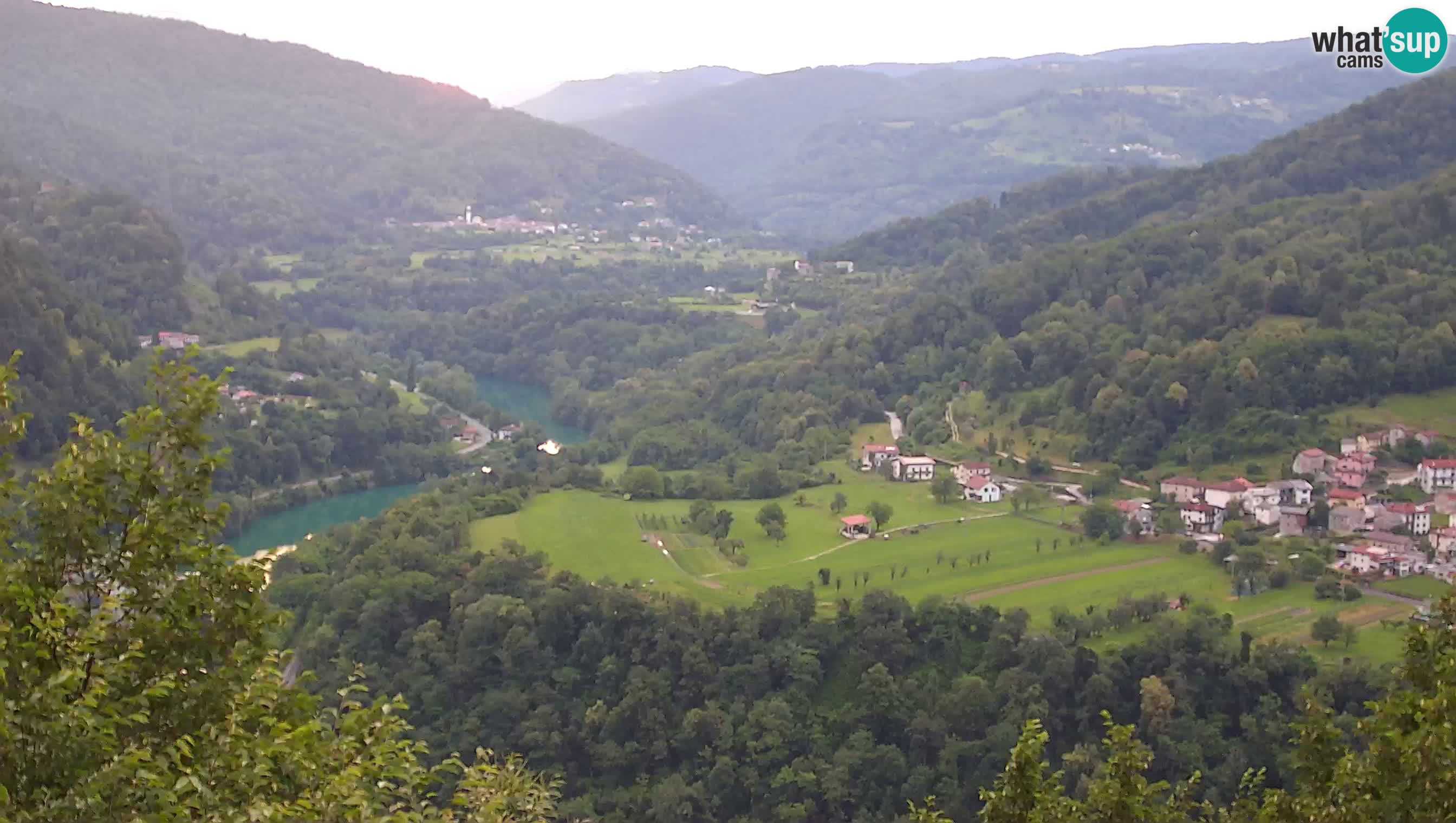 Spletna kamera Kanal ob Soči – pogled na Sočo, Ajbo, Bodrež in Ročinj