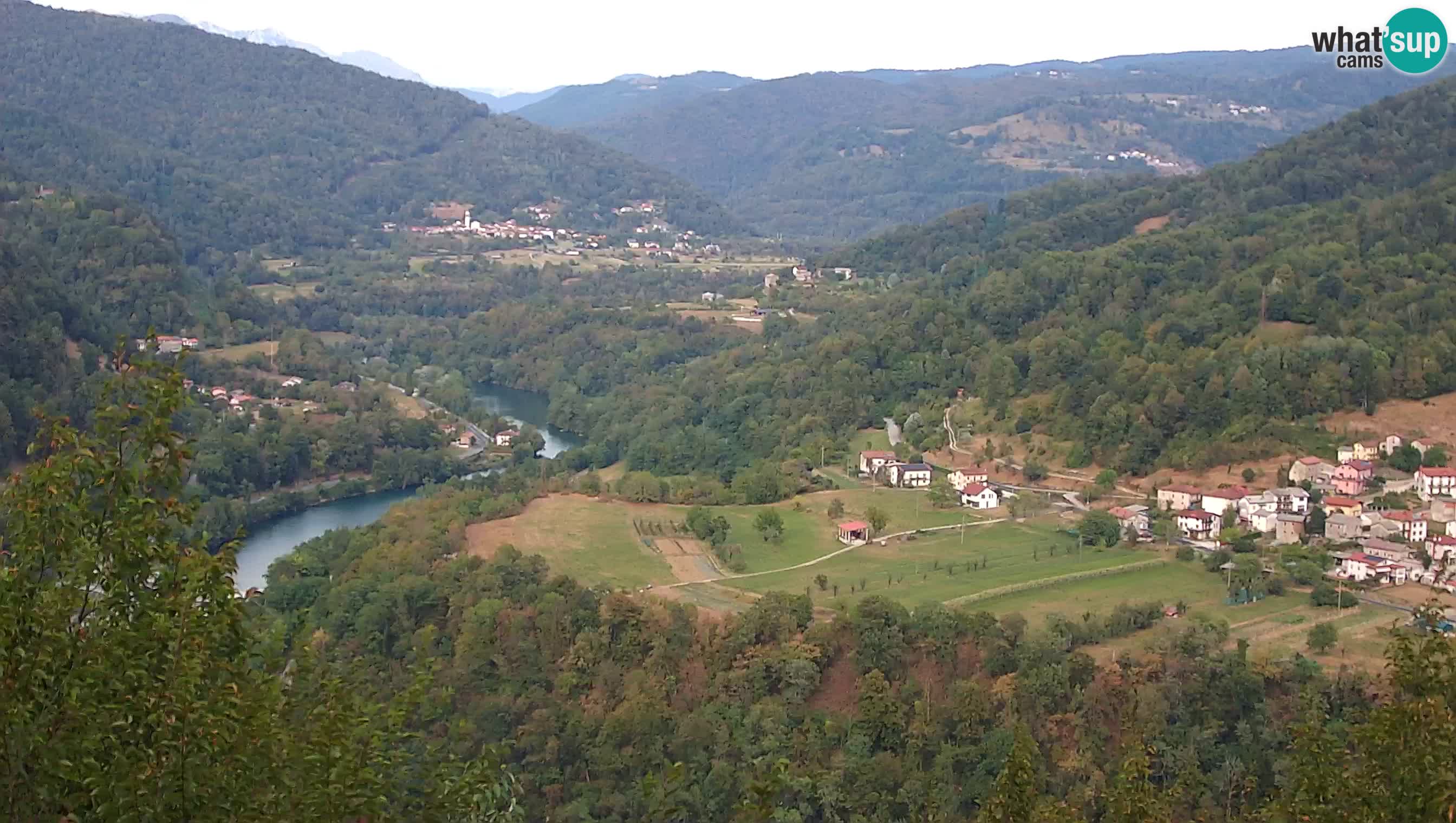 Web kamera Kanal ob Soči – Pogled na rijeku Soču, Ajbu, Bodrež i Ročinj