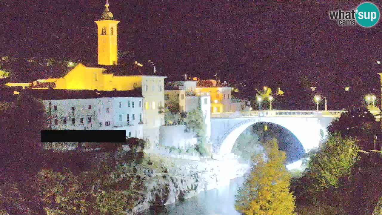 Cámara web en vivo de Kanal ob Soči – vista increíble del centro de la ciudad vieja y el famoso puente sobre el río Soča