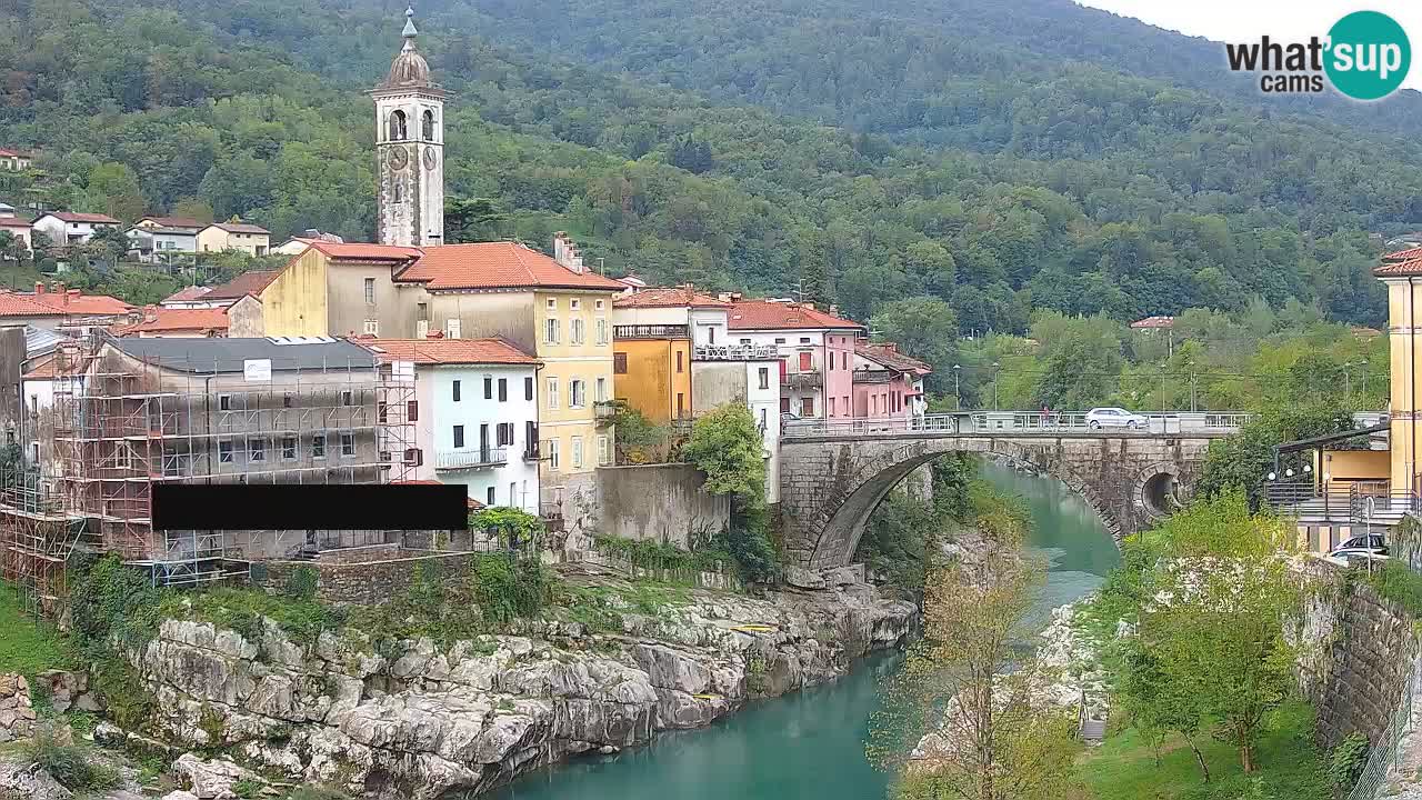Webcam dal vivo Kanal ob Soči – Splendida vista sul centro storico e sul famoso ponte sul fiume Soča