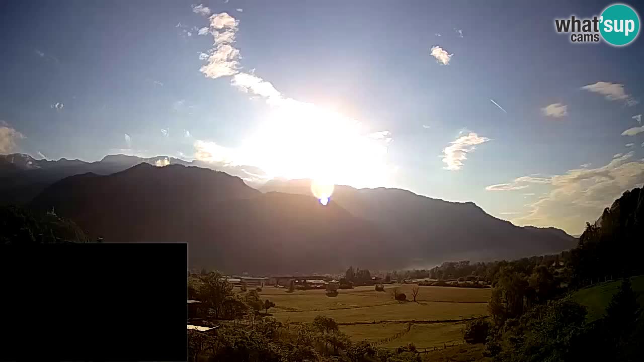 webcam Kobarid – landing site for sailing paragliders in Kobarid with Ozben takeoff
