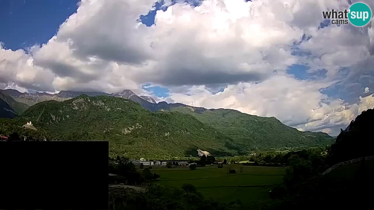 Webcam Kobarid – landing site for sailing paragliders in Kobarid with Ozben takeoff