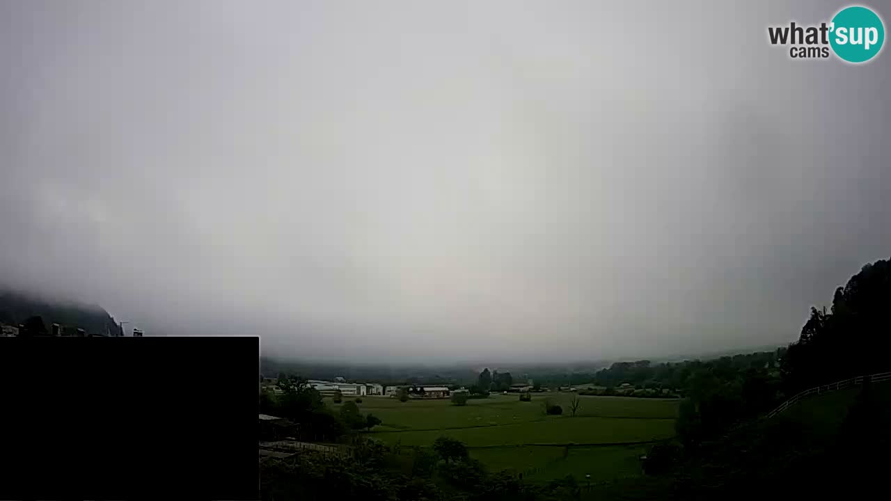 Webcam Kobarid – landing site for sailing paragliders in Kobarid with Ozben takeoff