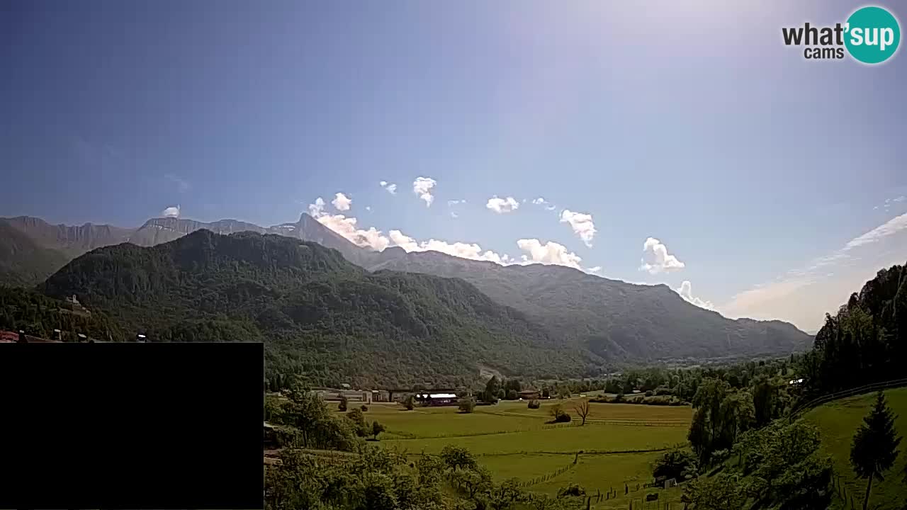 Webcam Kobarid – landing site for sailing paragliders in Kobarid with Ozben takeoff