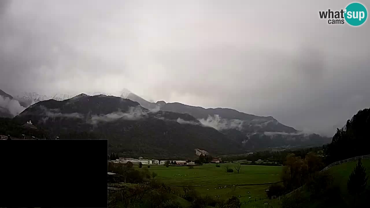 Webcam Kobarid – landing site for sailing paragliders in Kobarid with Ozben takeoff