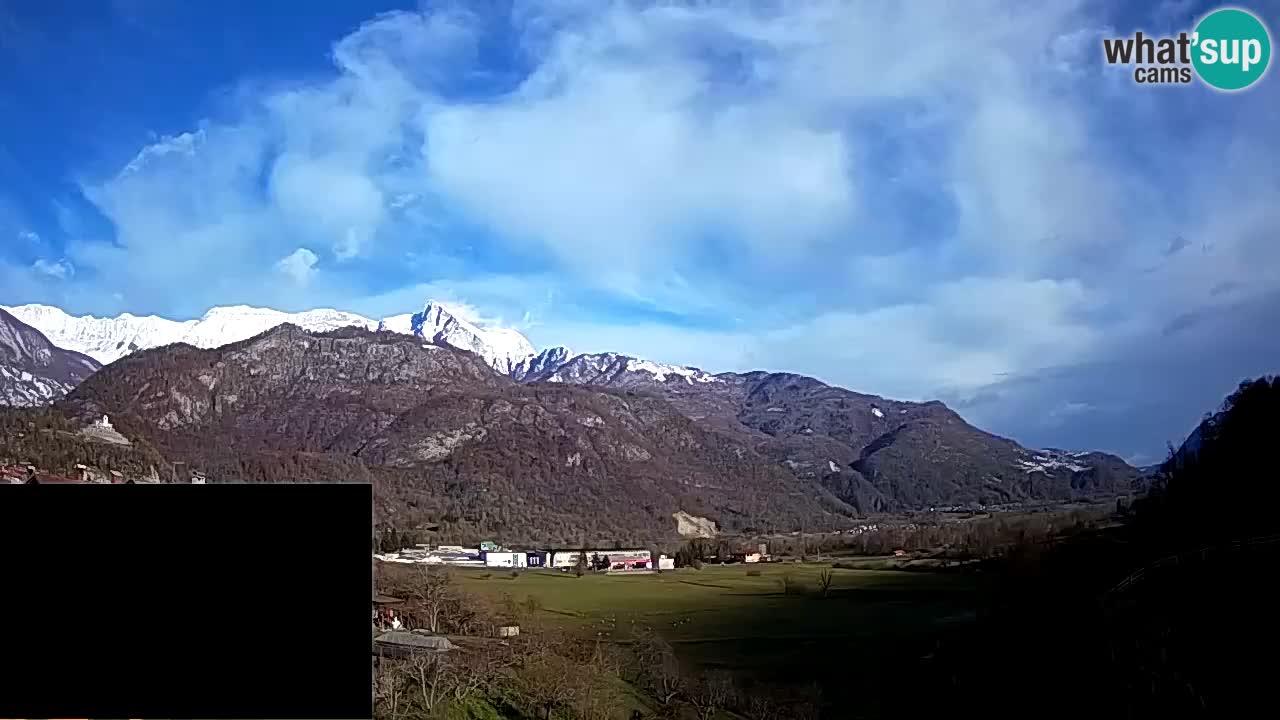 Webcam Kobarid – landing site for sailing paragliders in Kobarid with Ozben takeoff