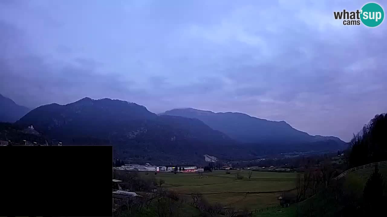 Webcam Kobarid – landing site for sailing paragliders in Kobarid with Ozben takeoff