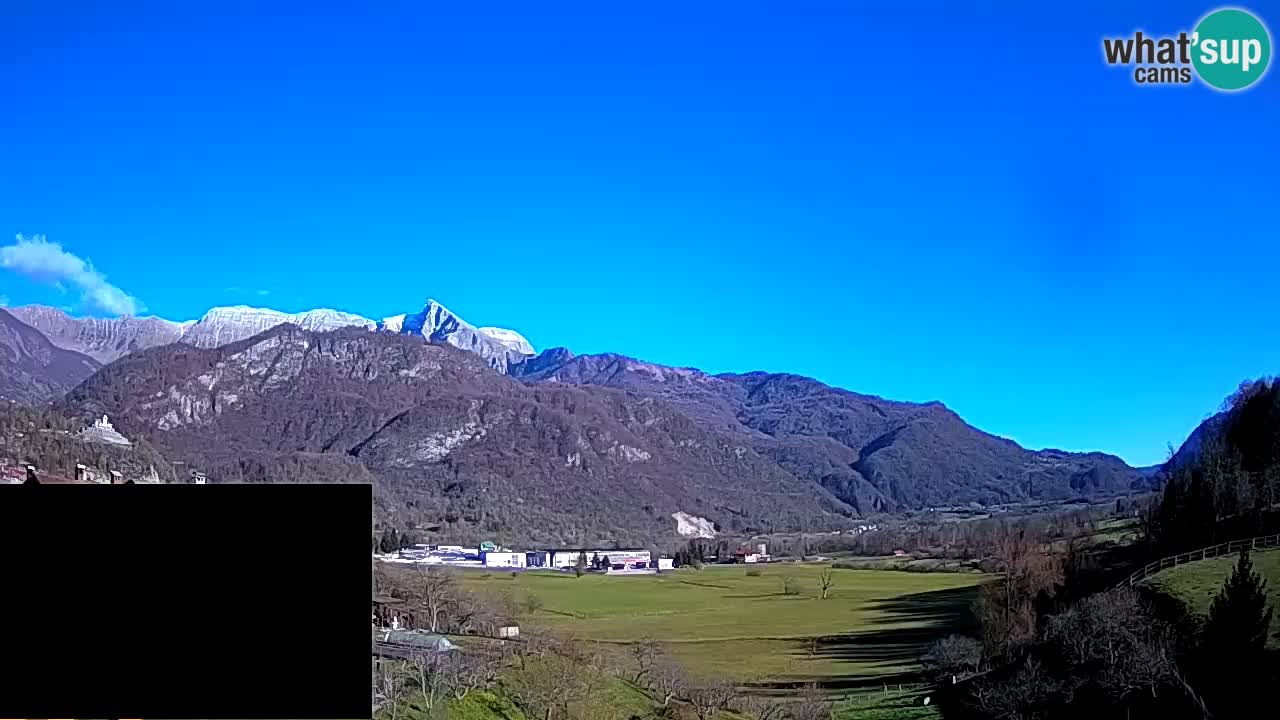 Webcam Kobarid – landing site for sailing paragliders in Kobarid with Ozben takeoff