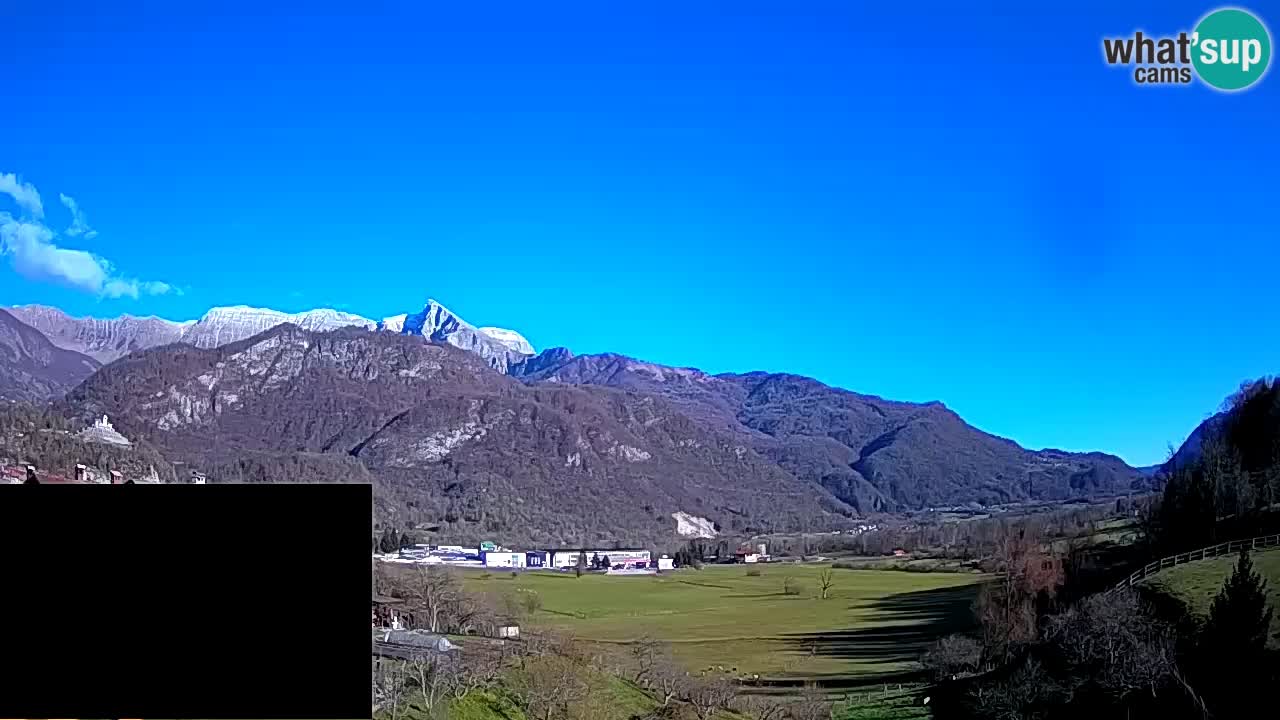 Webcam Kobarid – landing site for sailing paragliders in Kobarid with Ozben takeoff