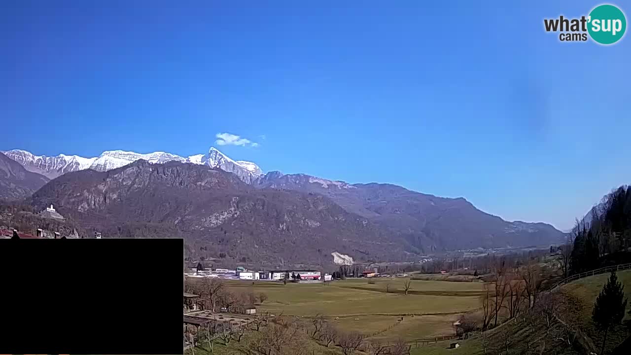 Webcam Kobarid – landing site for sailing paragliders in Kobarid with Ozben takeoff