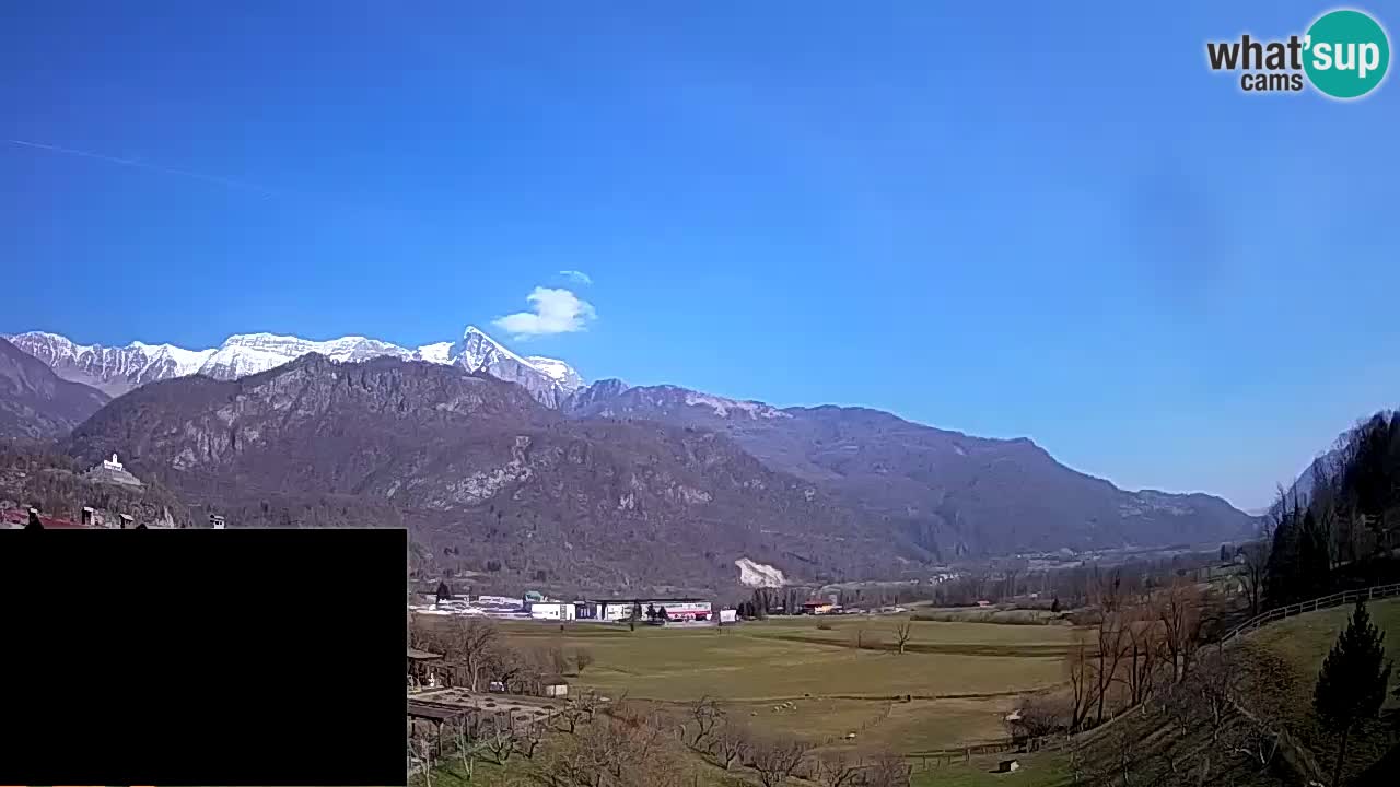 Webcam Kobarid – landing site for sailing paragliders in Kobarid with Ozben takeoff