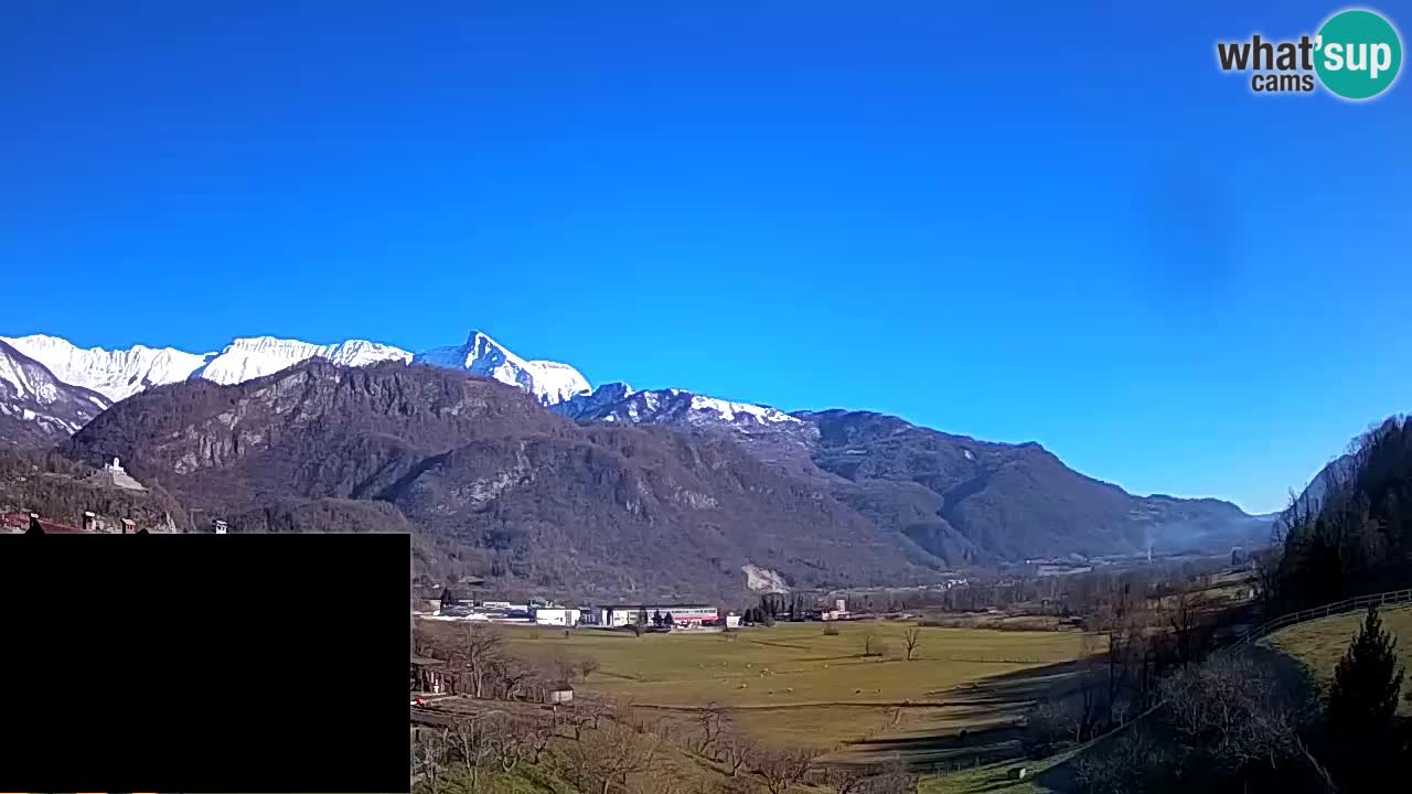 Webcam Kobarid – landing site for sailing paragliders in Kobarid with Ozben takeoff