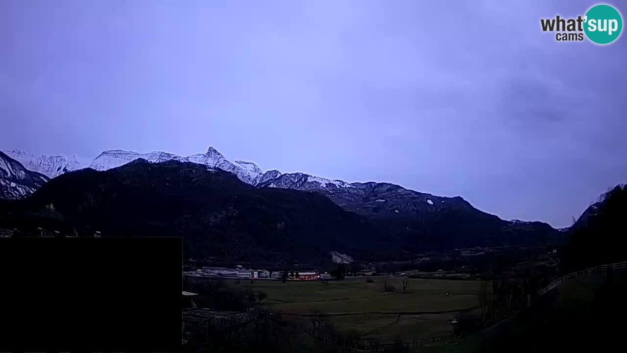 Webcam Kobarid – landing site for sailing paragliders in Kobarid with Ozben takeoff