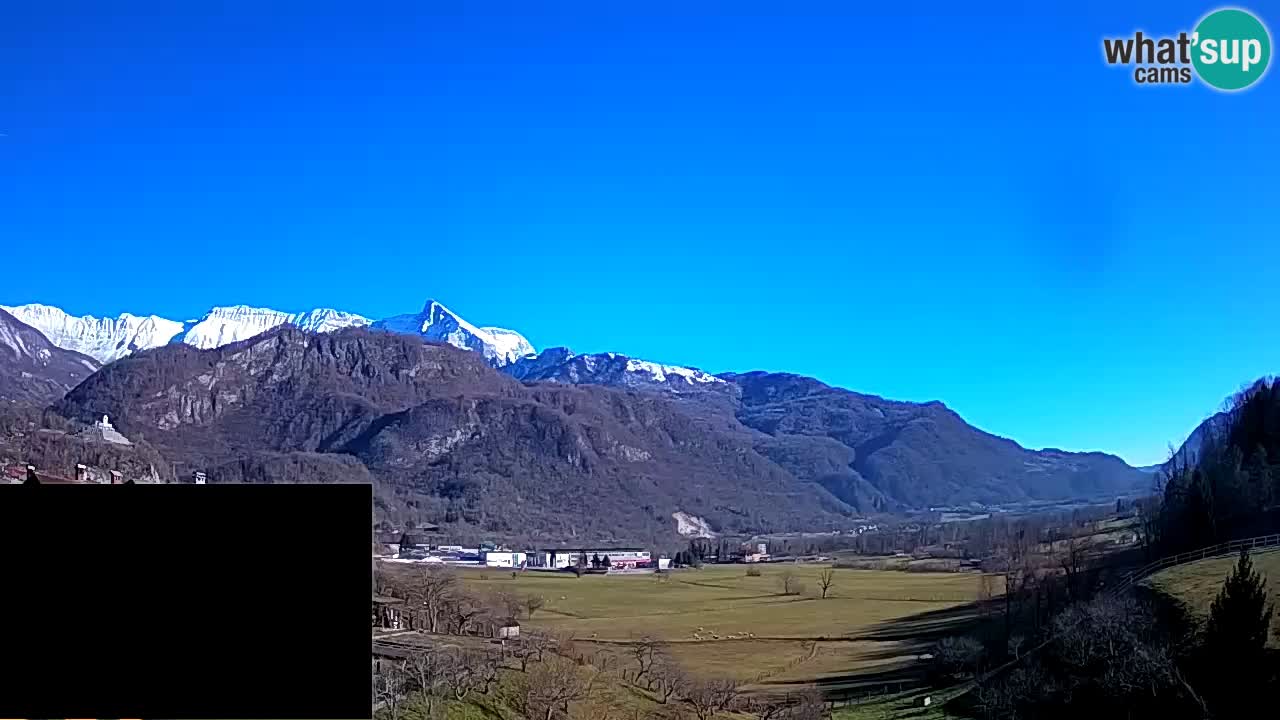 Webcam Kobarid – landing site for sailing paragliders in Kobarid with Ozben takeoff