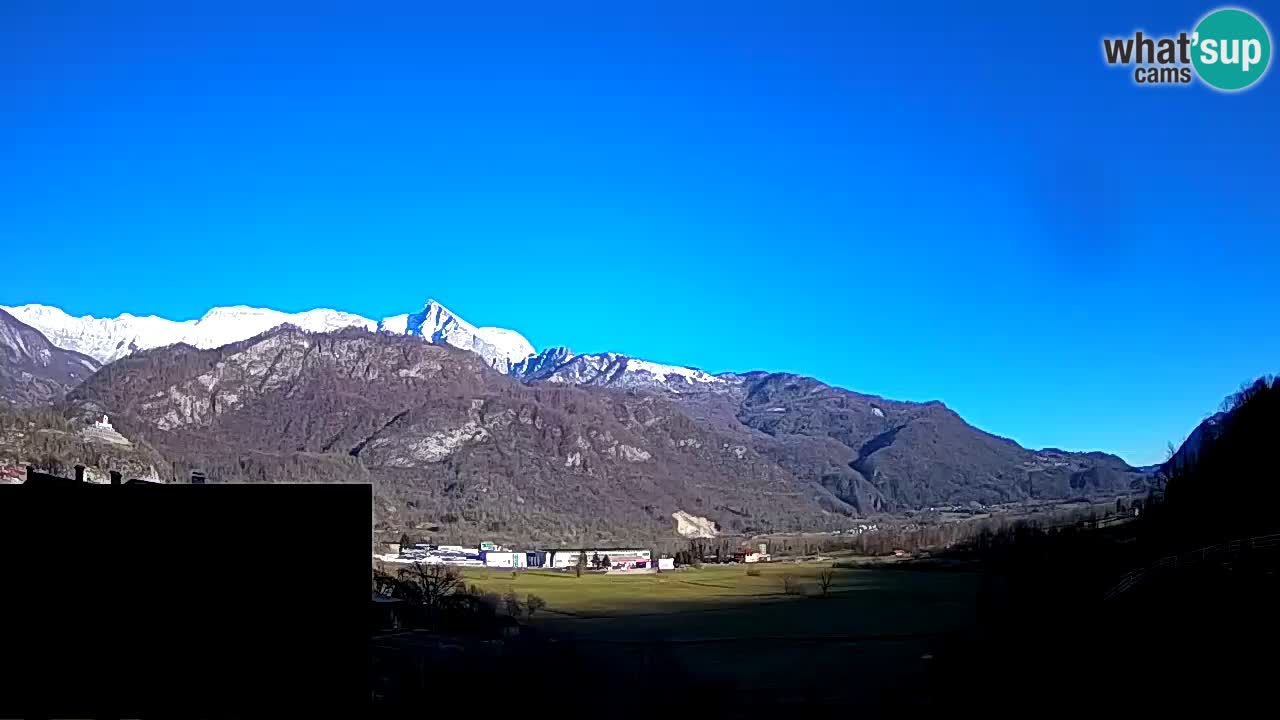 Webcam Kobarid – landing site for sailing paragliders in Kobarid with Ozben takeoff