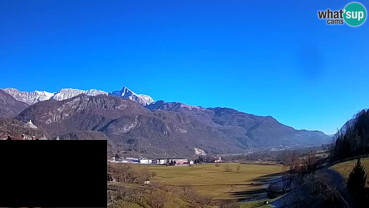 Webcam Kobarid – landing site for sailing paragliders in Kobarid with Ozben takeoff