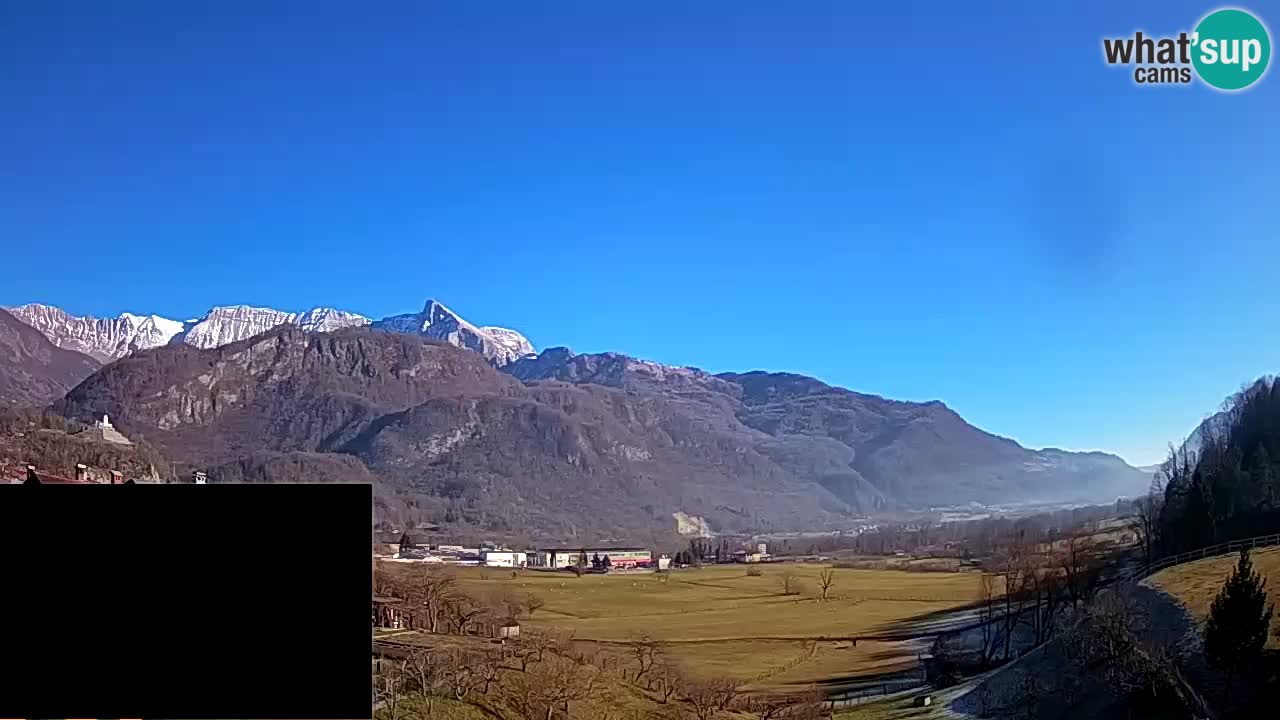 Webcam Kobarid – landing site for sailing paragliders in Kobarid with Ozben takeoff