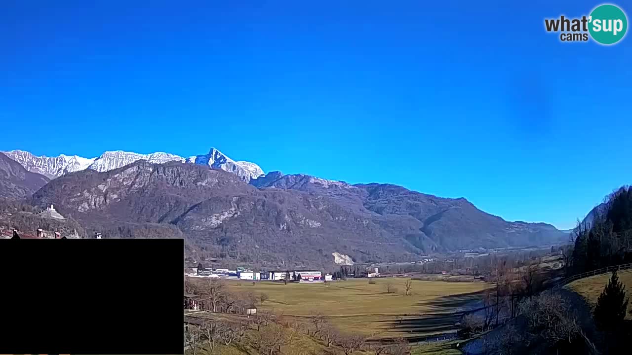 Webcam Kobarid – landing site for sailing paragliders in Kobarid with Ozben takeoff