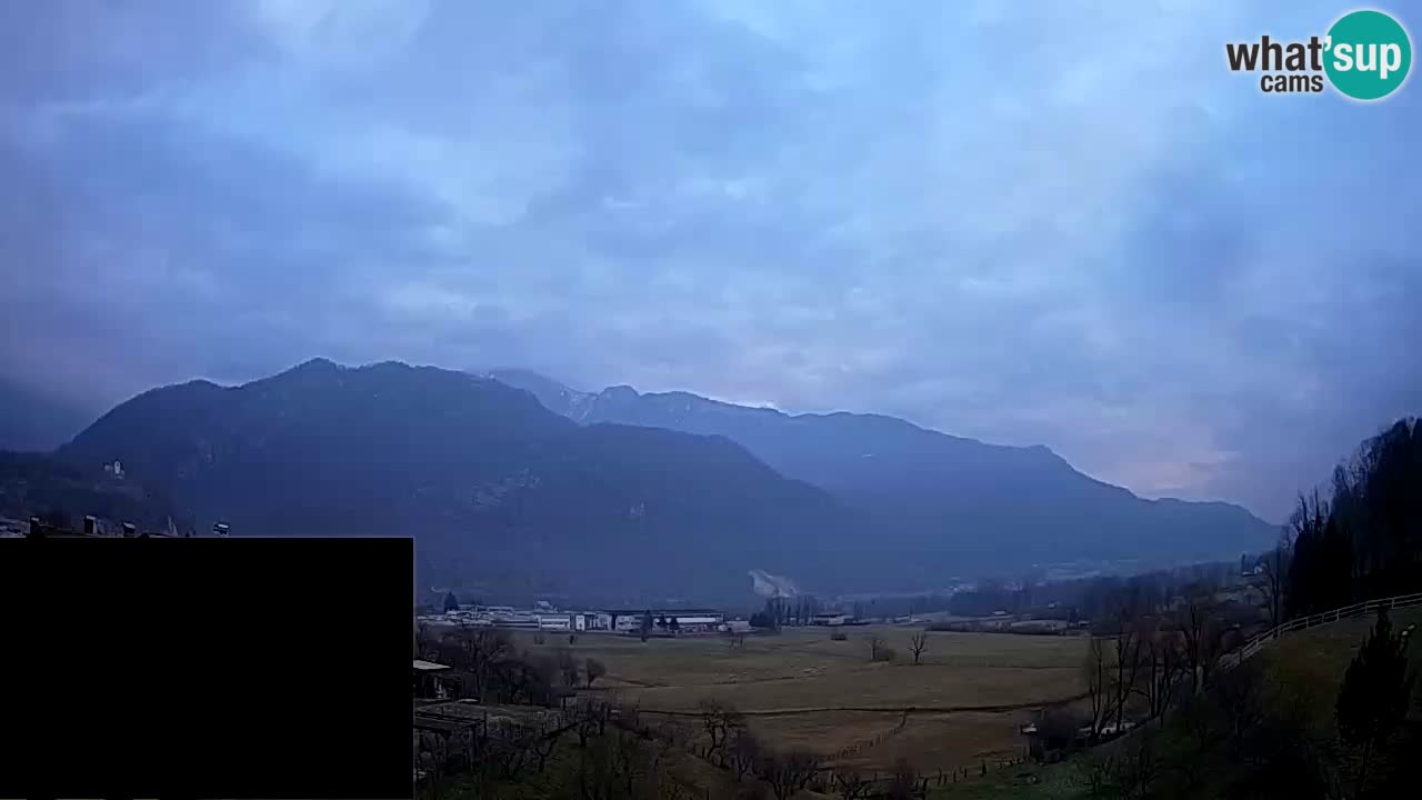 Webcam Kobarid – landing site for sailing paragliders in Kobarid with Ozben takeoff